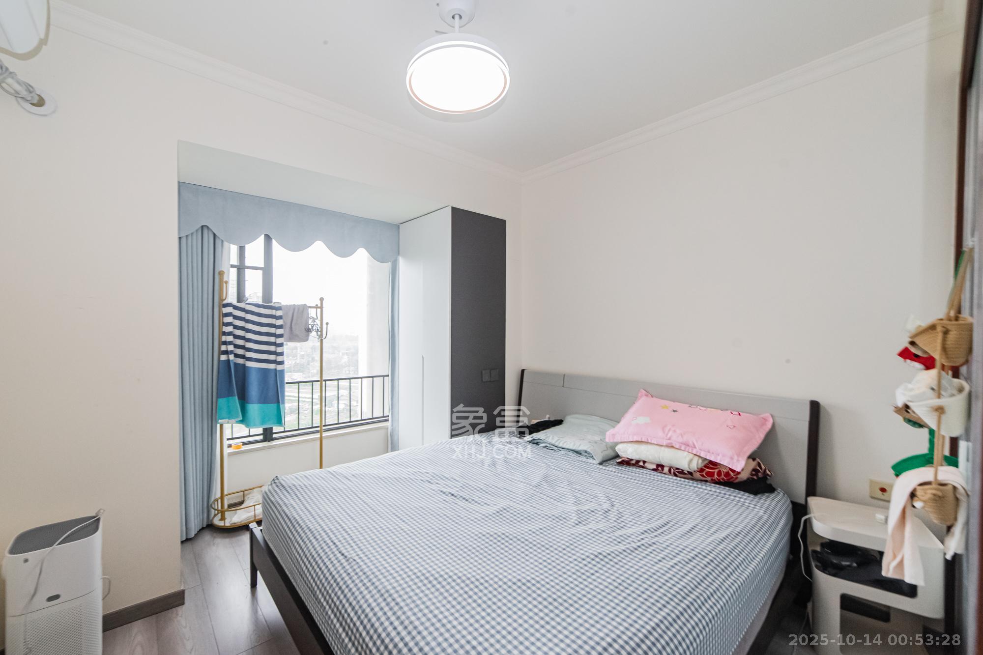 万科城 2室2厅1卫 85.0万 万科城 2室2厅1卫 85.0万卧室