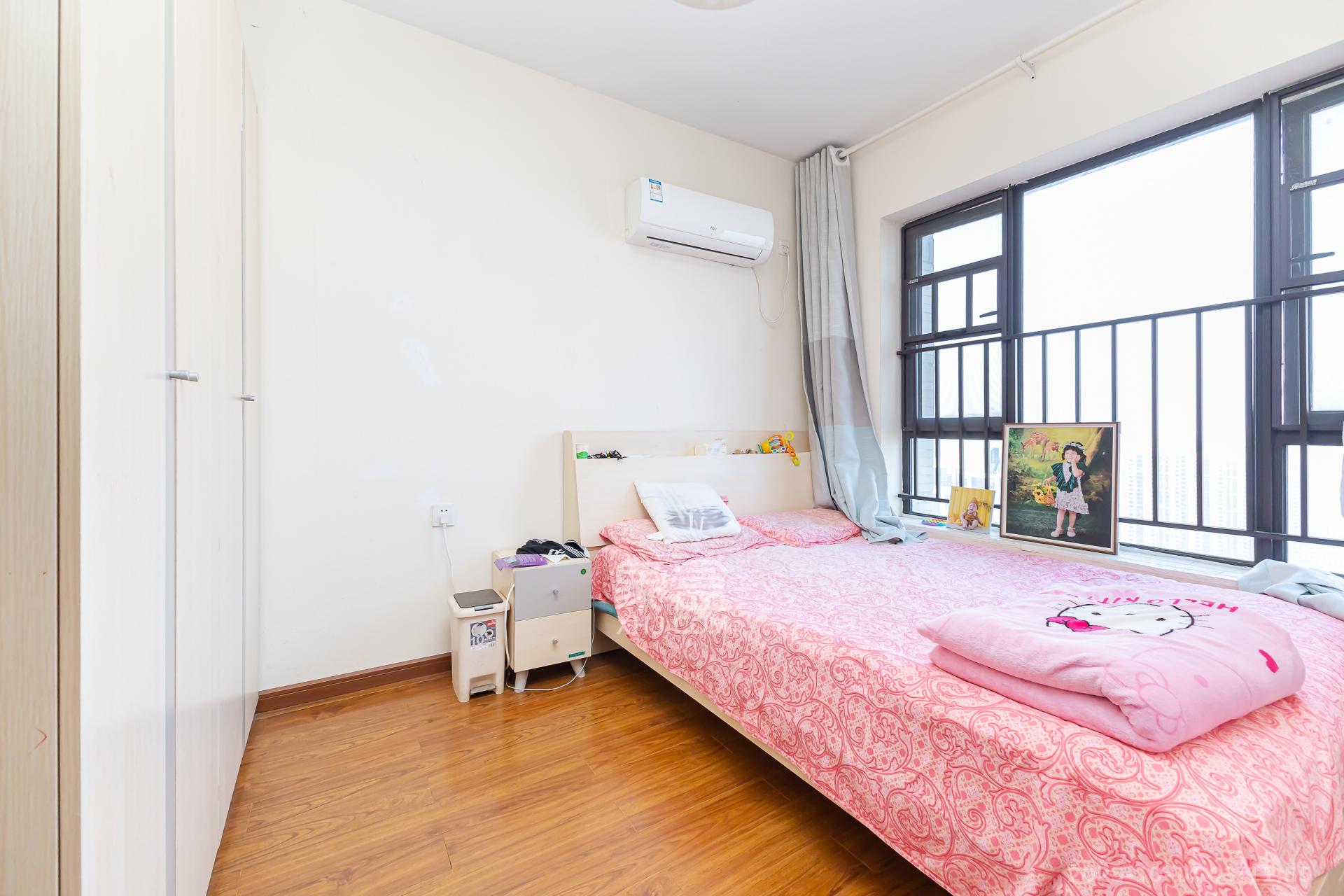 时代倾城二期  3室2厅2卫    68.0万卧室