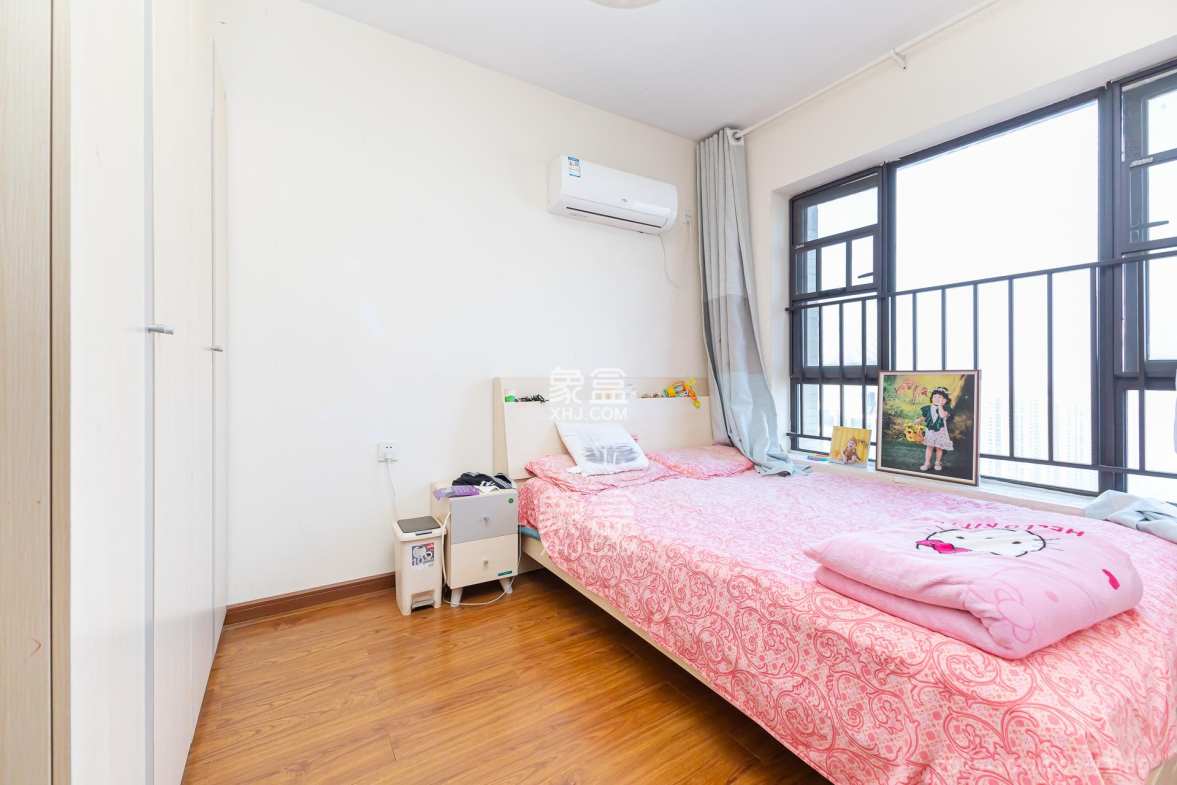 时代倾城二期 3室2厅2卫 68.0万 时代倾城二期 3室2厅2卫 68.0万卧室