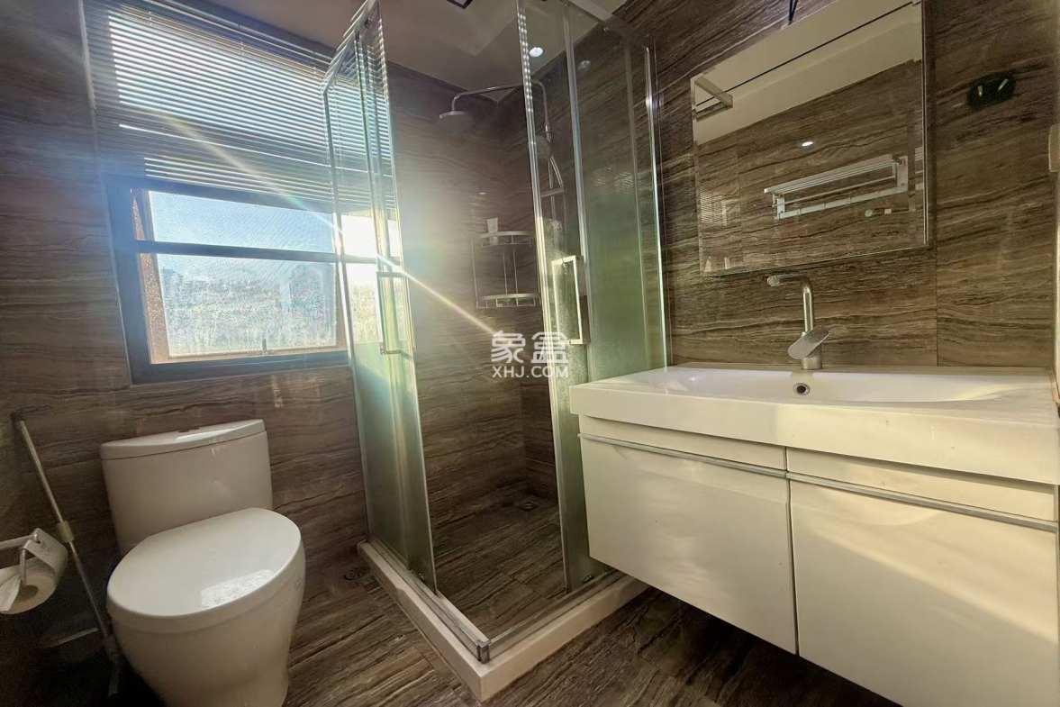 海航豪庭南苑  3室2厅2卫    4500.0元/月 海航豪庭南苑  3室2厅2卫    4500.0元/月室内图