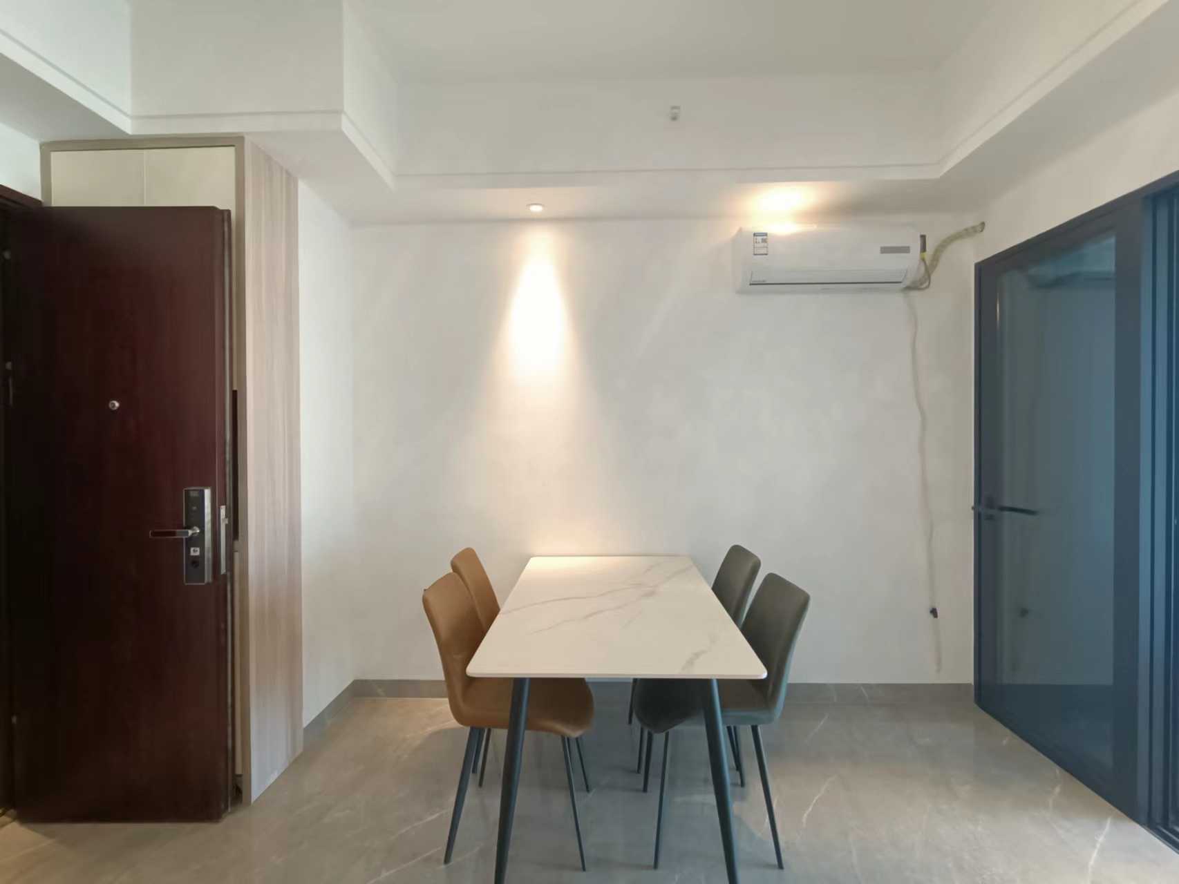 华润中心 2室1厅1卫 4000.0元/月 华润中心 2室1厅1卫 4000.0元/月室内图