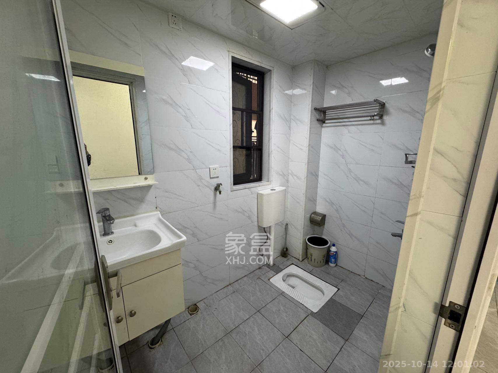 保利东郡  3室2厅1卫    1500.0元/月 保利东郡  3室2厅1卫    1500.0元/月室内图