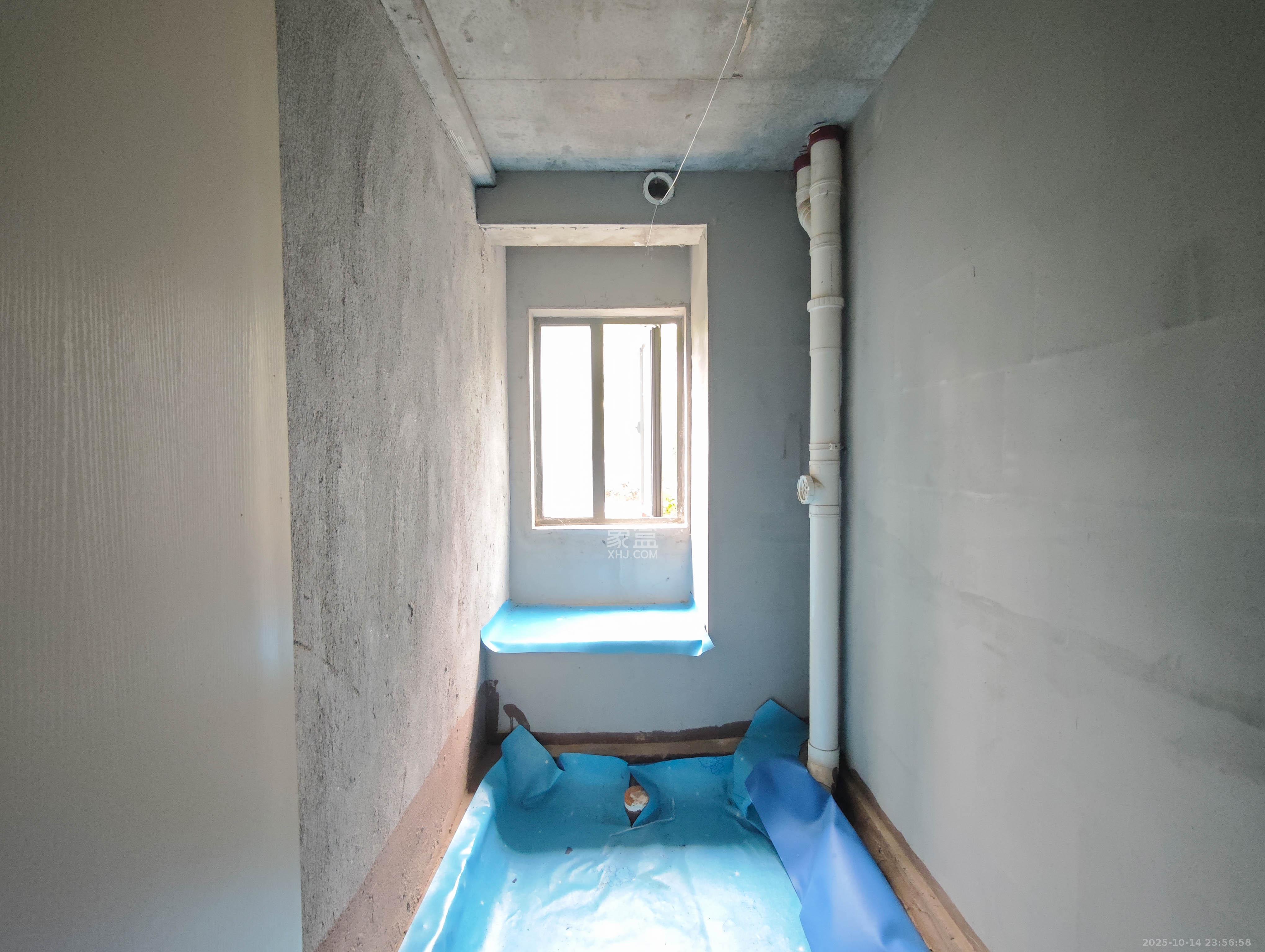 新城明昱东方  3室2厅2卫    75.0万卫生间