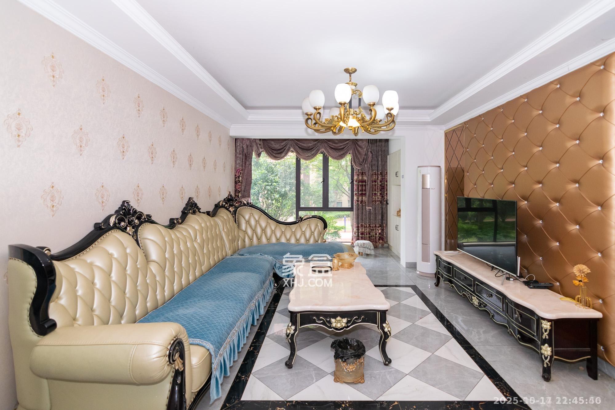 新城国际花都  3室2厅2卫    1800.0元/月