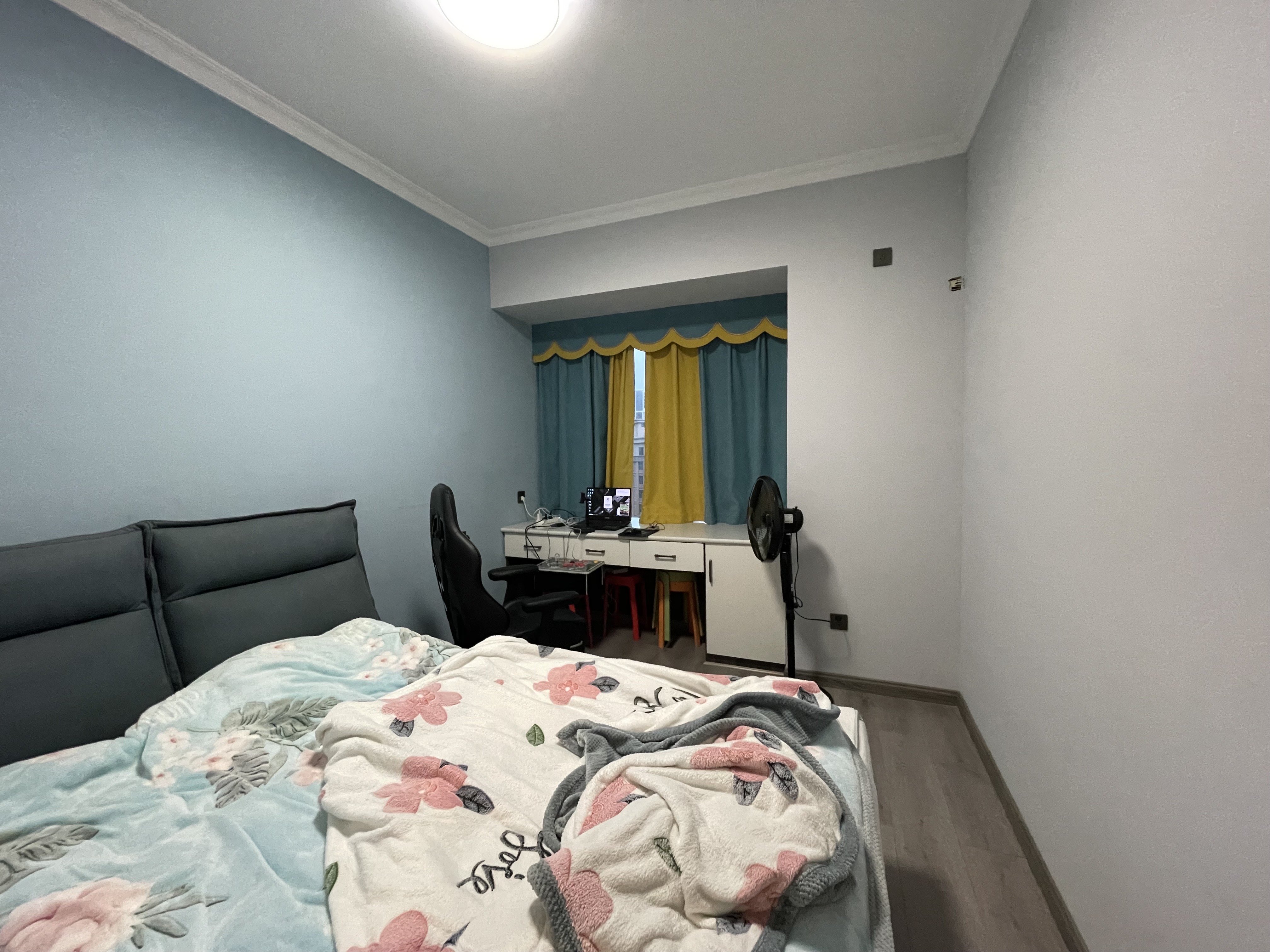 宁邦中心(文华里) 3室2厅2卫 76.8万 宁邦中心(文华里) 3室2厅2卫 76.8万客厅