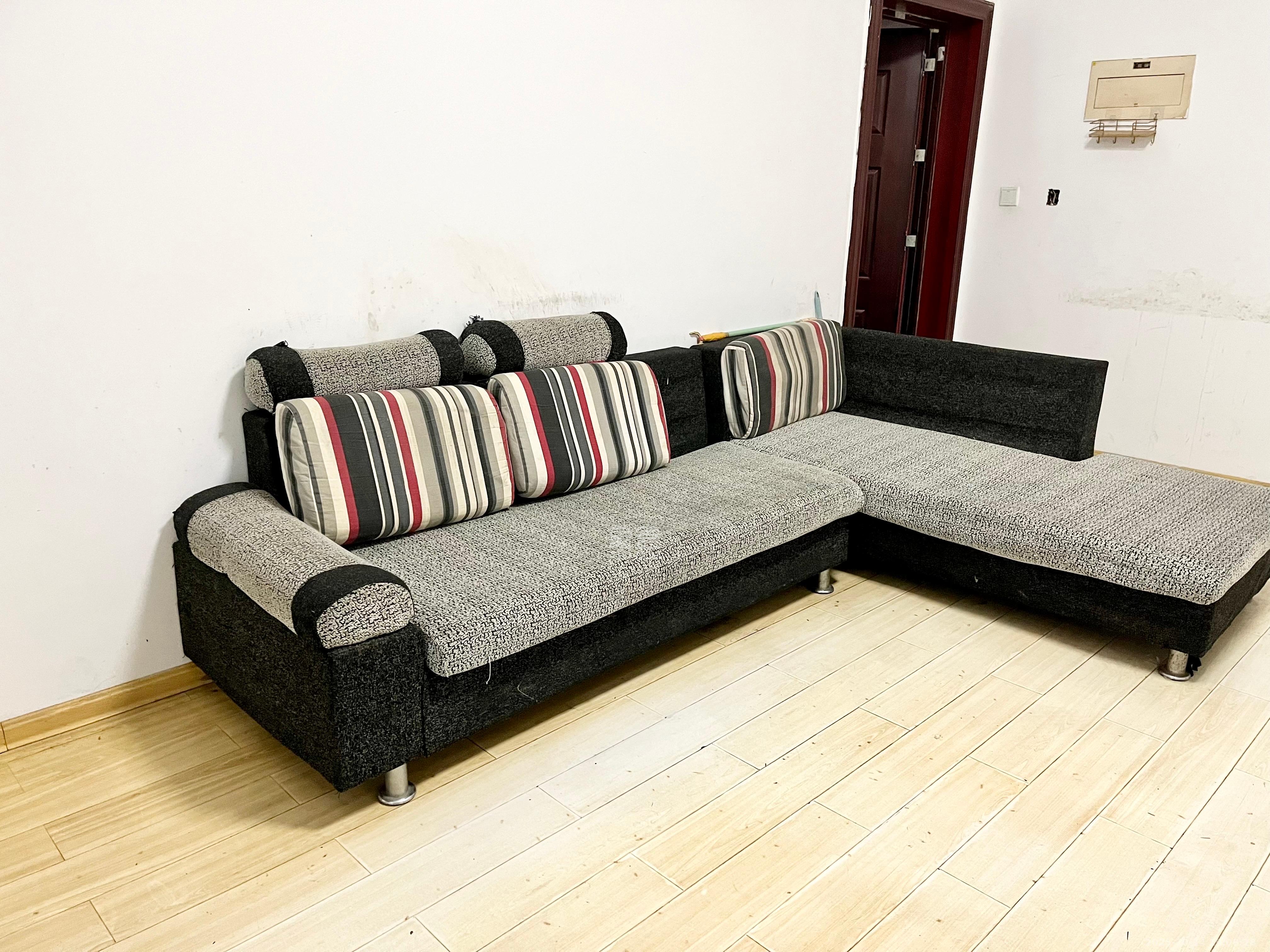 万国城(当代满庭春MOMA)一期  1室2厅1卫    1600.0元/月 万国城(当代满庭春MOMA)一期  1室2厅1卫    1600.0元/月