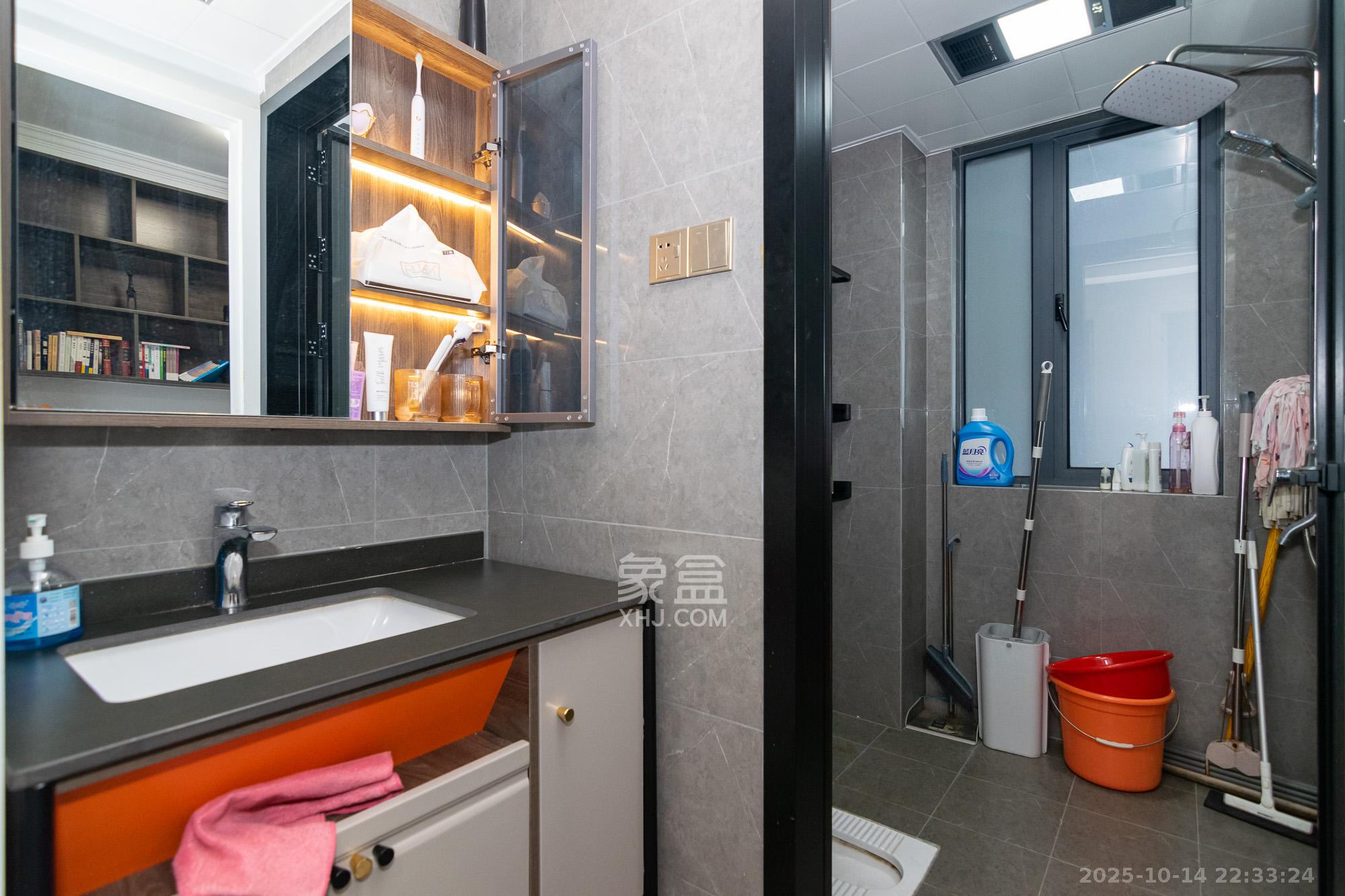 澳海月亮湾 3室2厅1卫 82.0万 澳海月亮湾 3室2厅1卫 82.0万卫生间