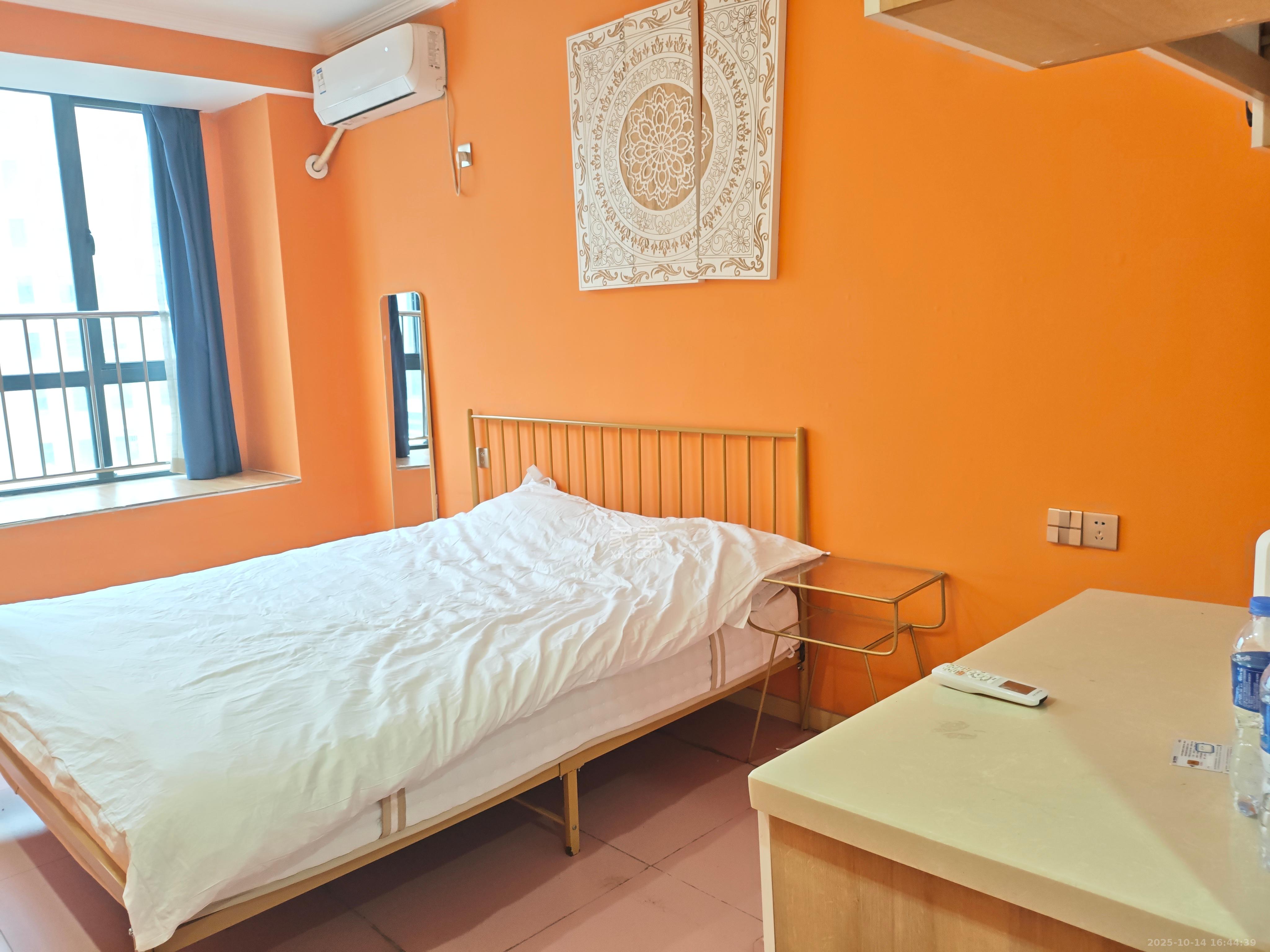 洋湖时代  1室0厅0卫    900.0元/月 洋湖时代  1室0厅0卫    900.0元/月