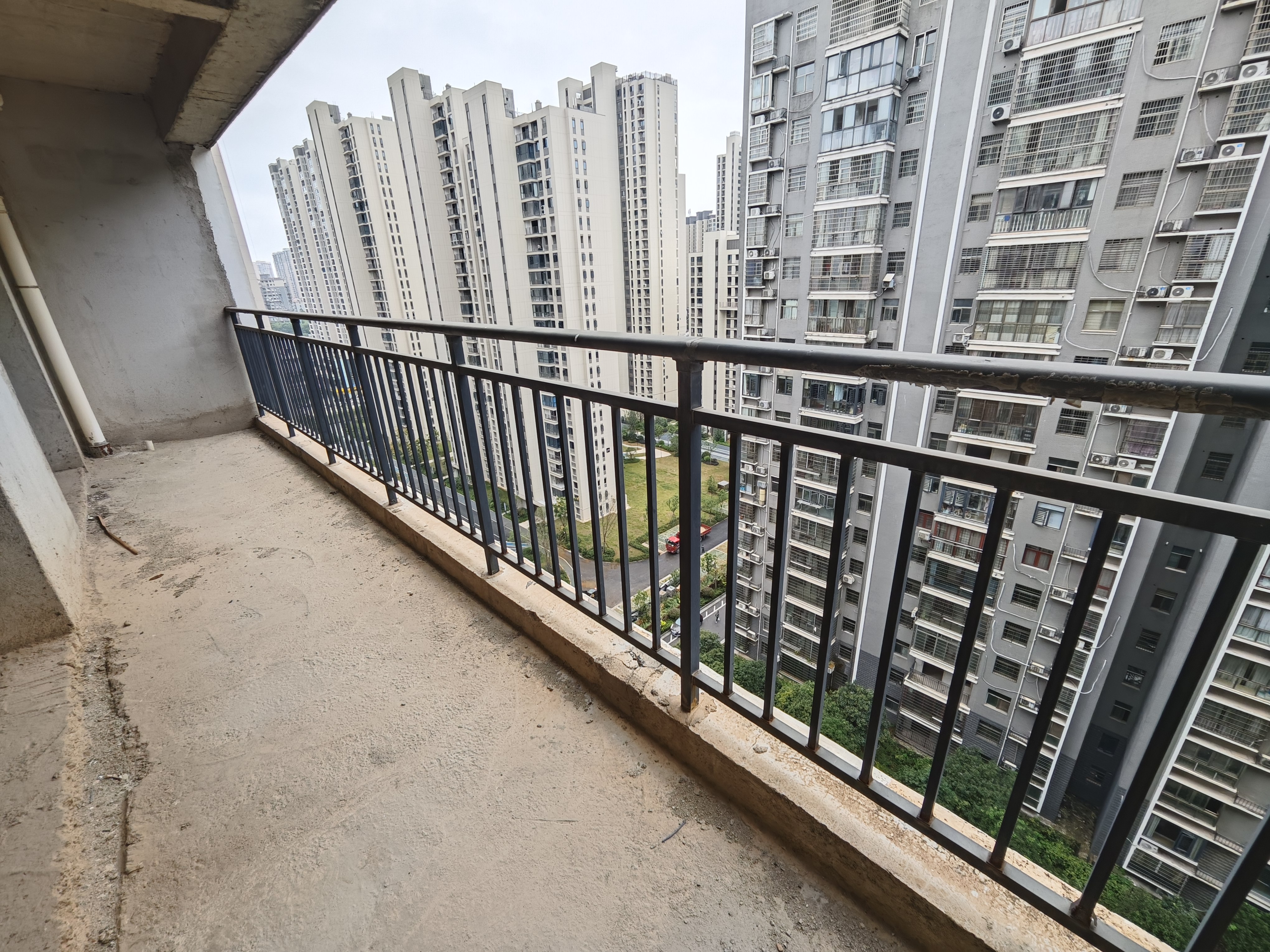 南风苑 3室2厅2卫 65.8万 南风苑 3室2厅2卫 65.8万客厅