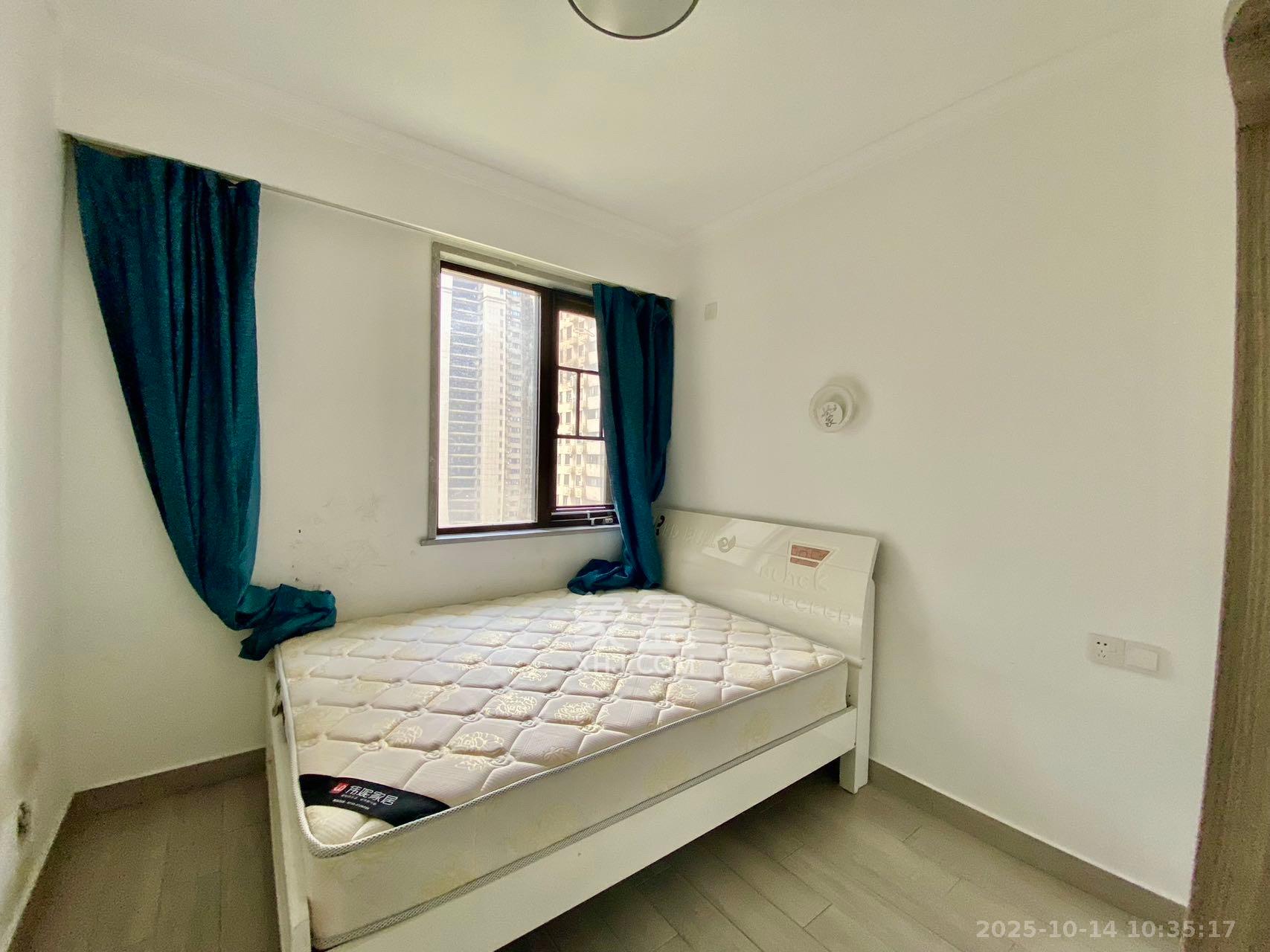 芙蓉万国城MOMA（卓越汇富苑）  3室2厅1卫    2600.0元/月室内图