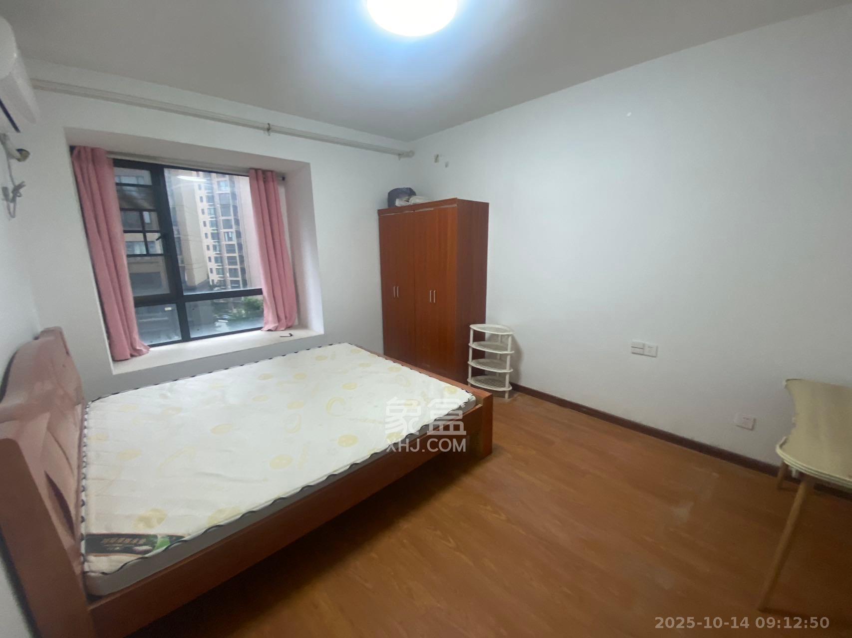 西湖鸿运佳苑  3室2厅2卫    1900.0元/月 西湖鸿运佳苑  3室2厅2卫    1900.0元/月室内图