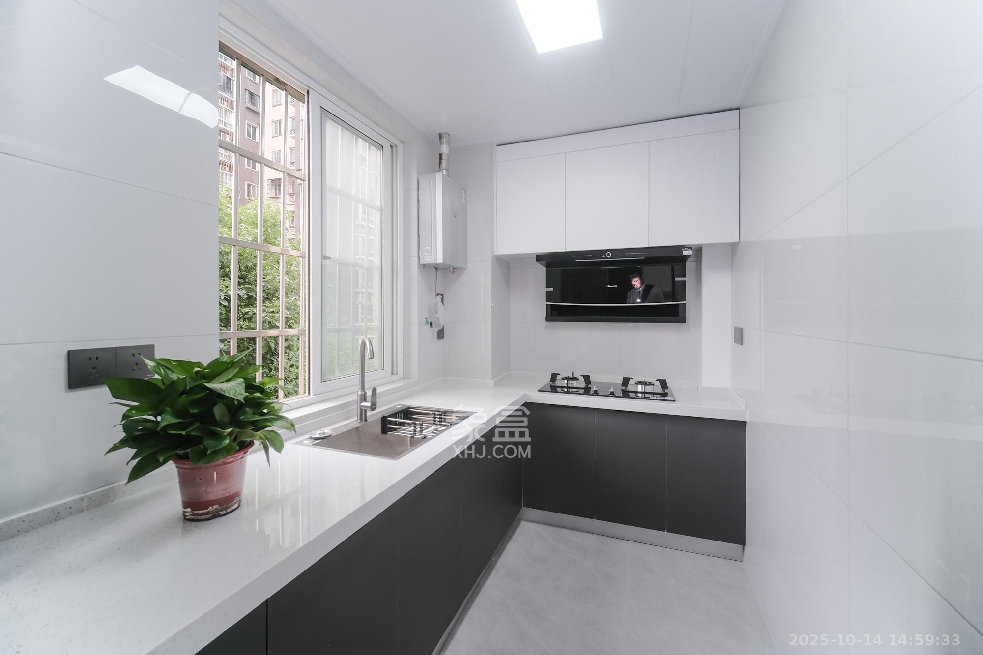 世景华庭  2室2厅1卫    54.8万厨房