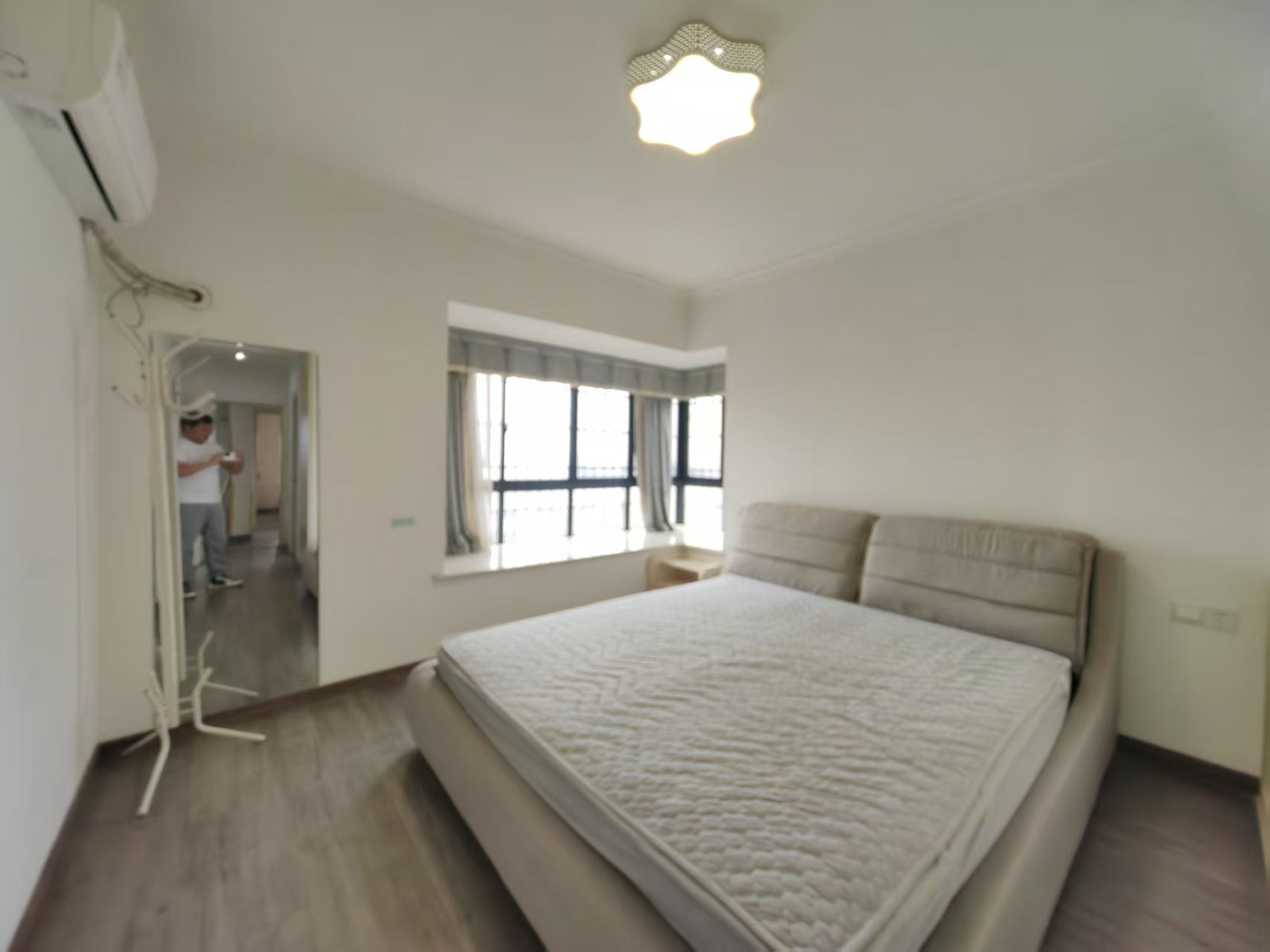 旺佳华府  3室2厅2卫    2000.0元/月 旺佳华府  3室2厅2卫    2000.0元/月室内图