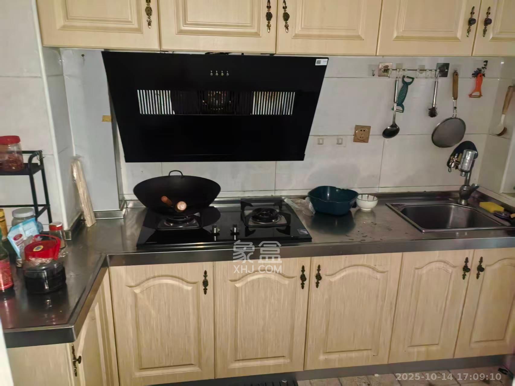 江山帝景哈佛  2室2厅1卫    1600.0元/月 江山帝景哈佛  2室2厅1卫    1600.0元/月室内图