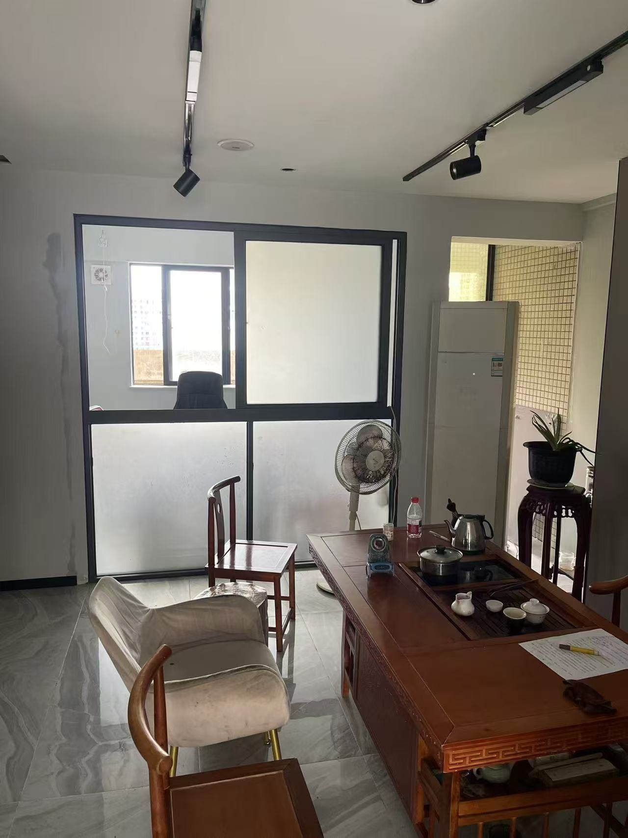 中平广场  3室1厅1卫    3500.0元/月 中平广场  3室1厅1卫    3500.0元/月室内图