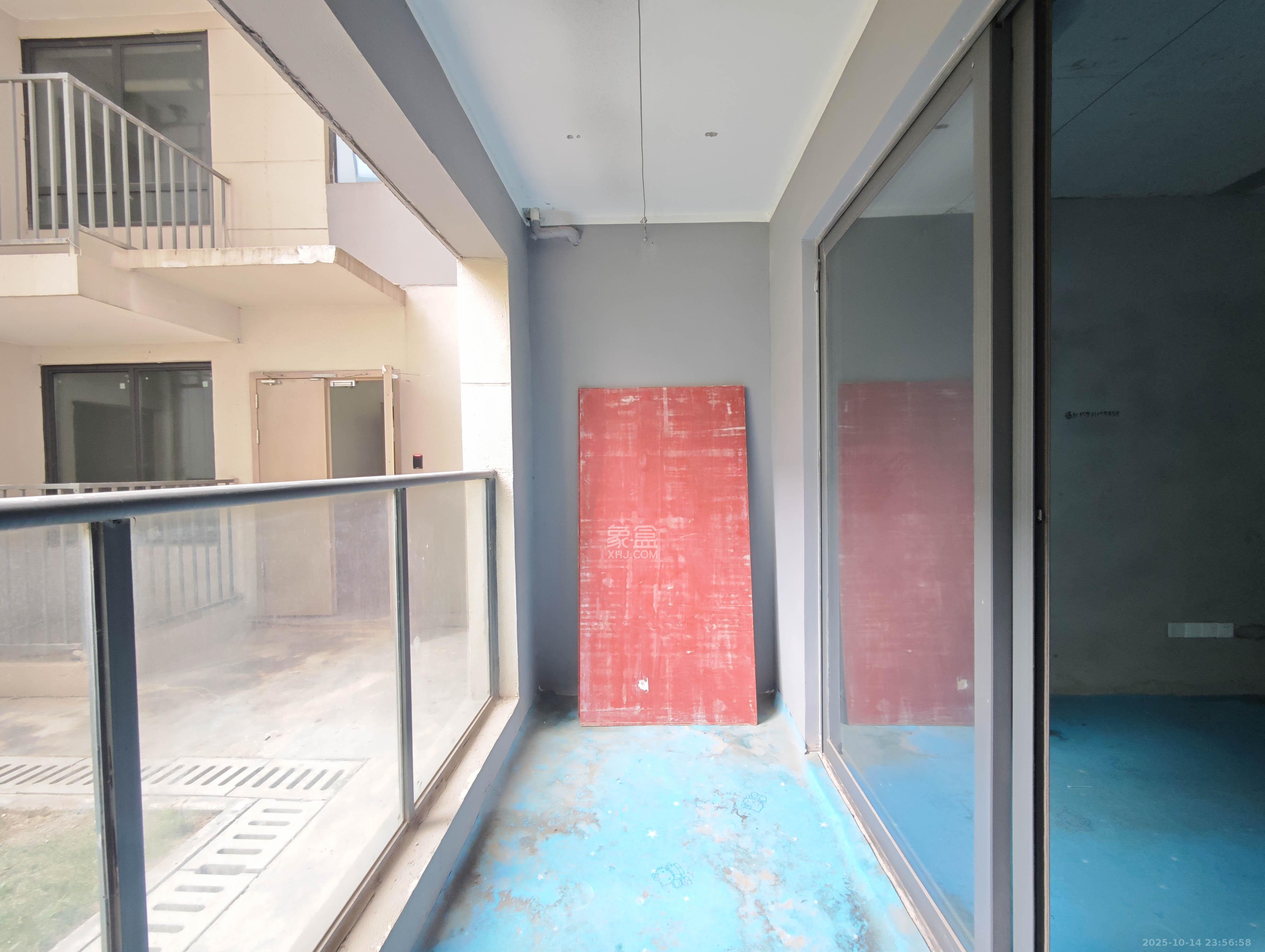 新城明昱东方  3室2厅2卫    75.0万阳台