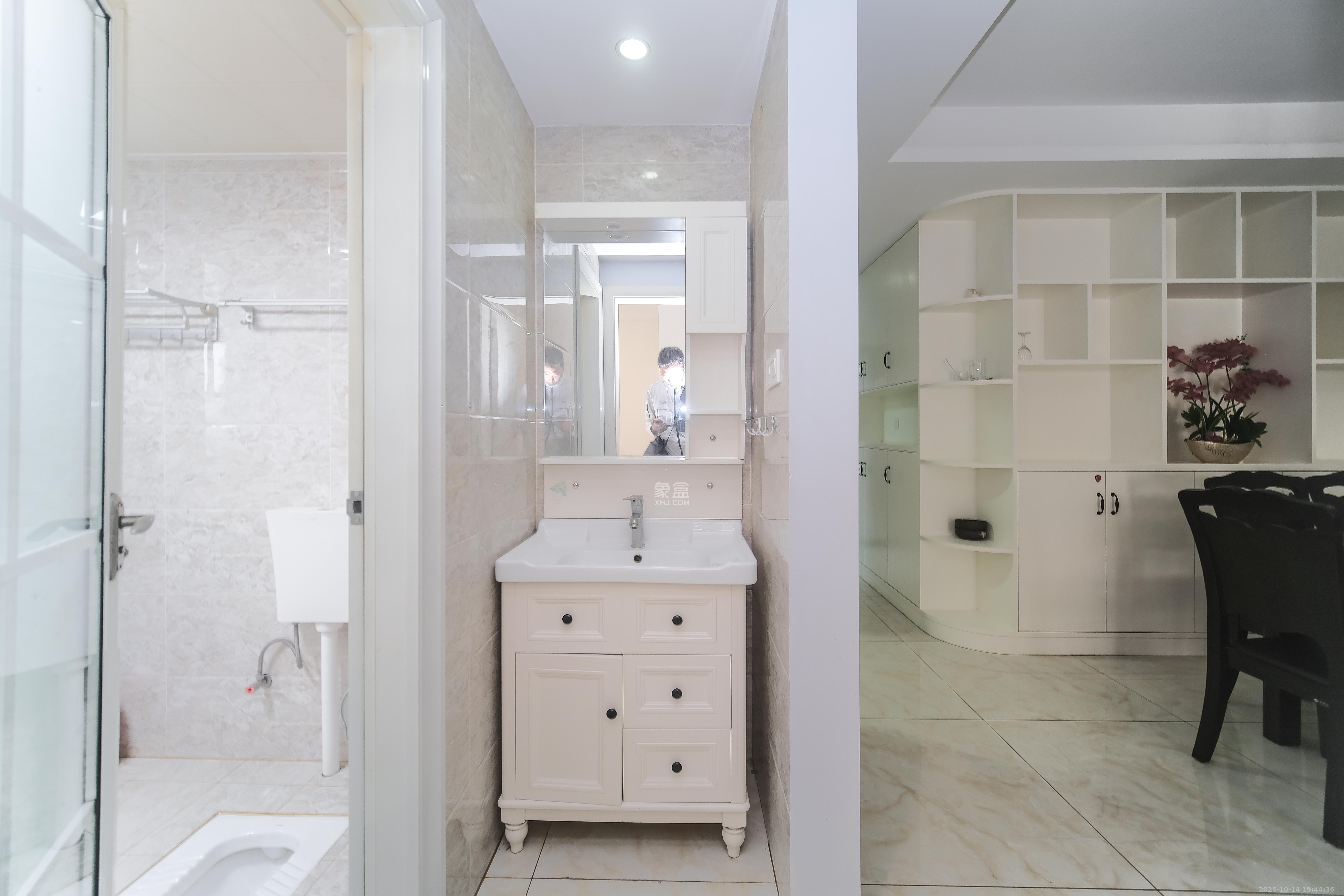 保利香槟国际  3室2厅1卫    66.8万卫生间