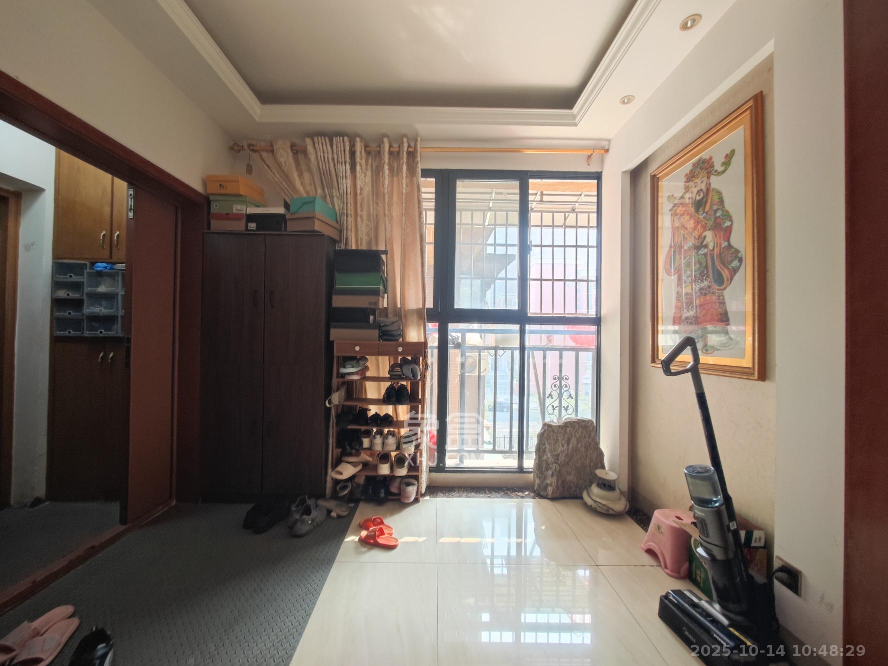 泰禹云开壹品 4室2厅2卫 136.0万 泰禹云开壹品 4室2厅2卫 136.0万阳台