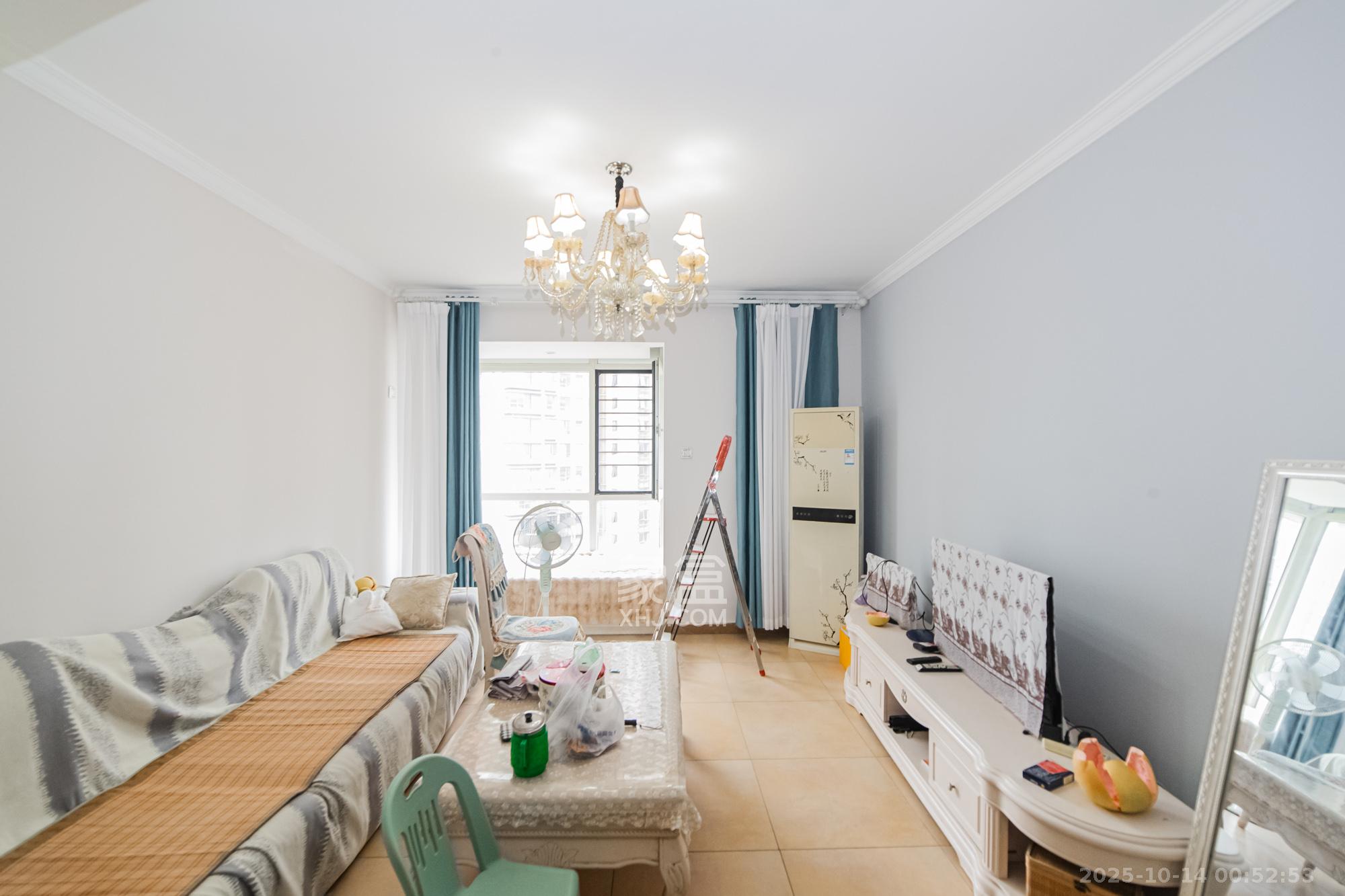 北辰三角洲D3区 2室2厅1卫 88.0万 北辰三角洲D3区 2室2厅1卫 88.0万客厅