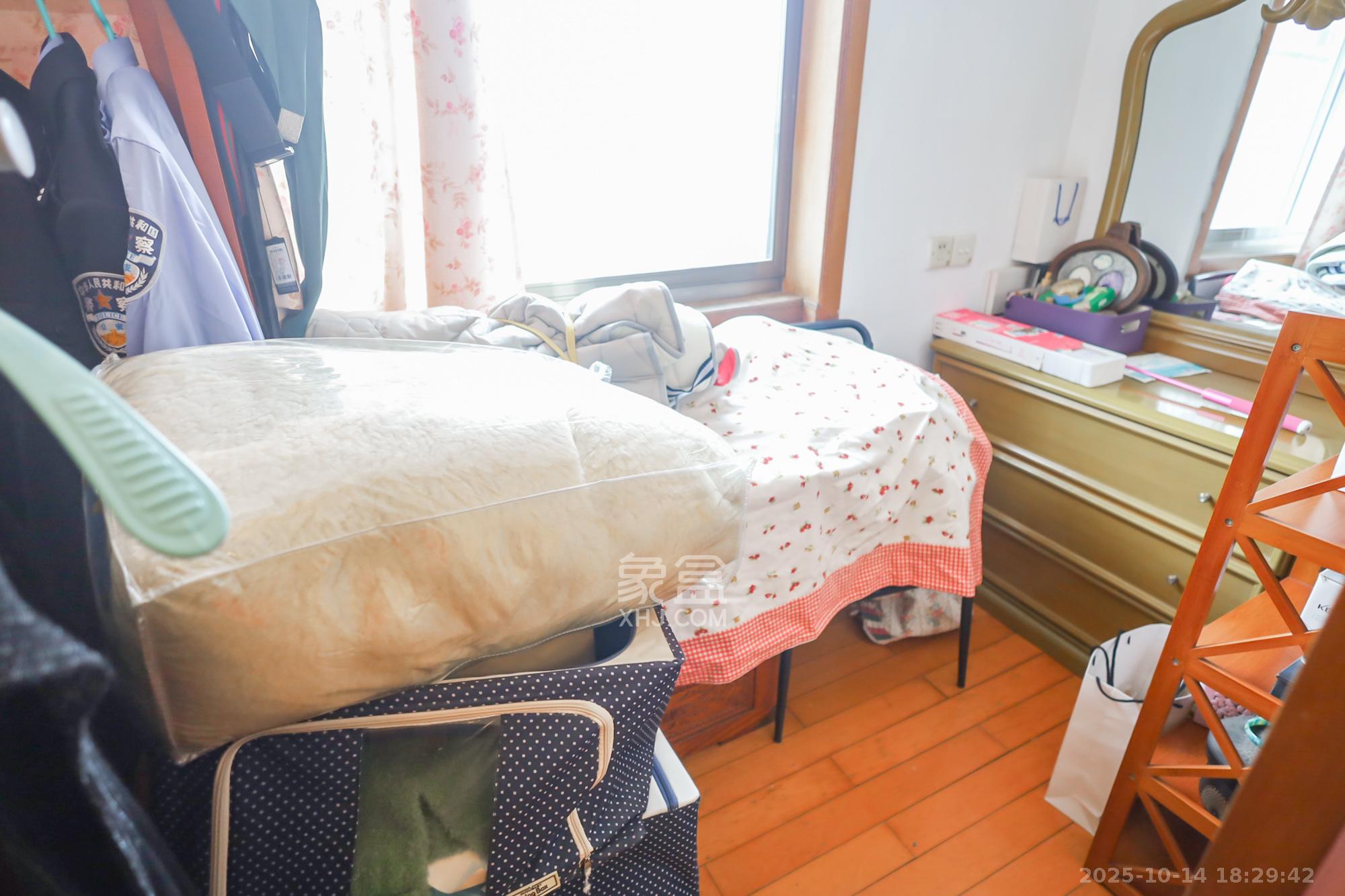 岳麓区交警支队宿舍  3室2厅2卫    130.0万 岳麓区交警支队宿舍  3室2厅2卫    130.0万阳台