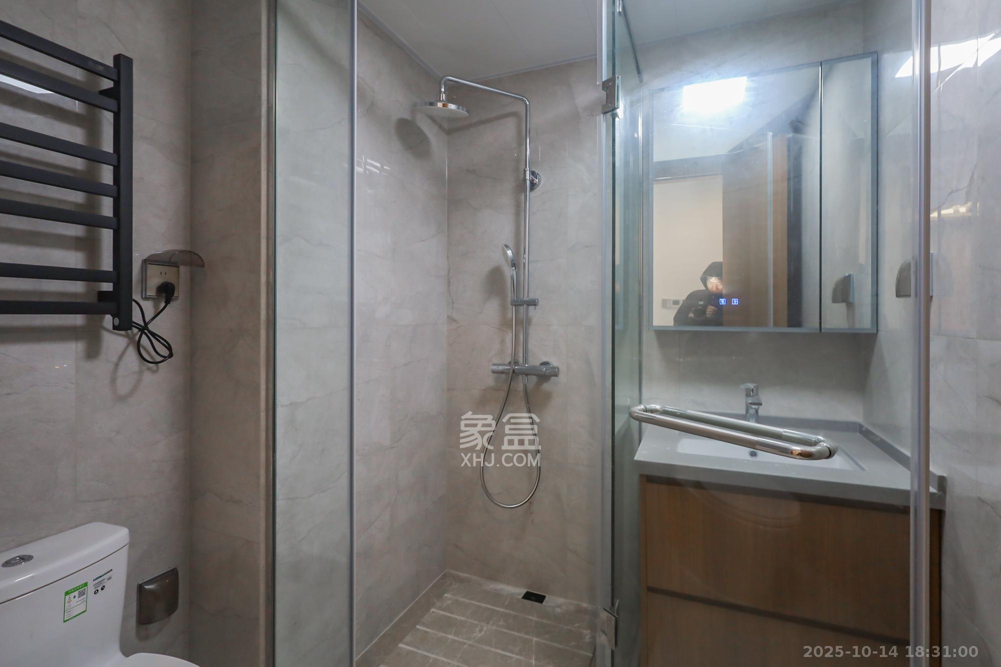 江山印  4室2厅3卫    500.0万 江山印  4室2厅3卫    500.0万卫生间