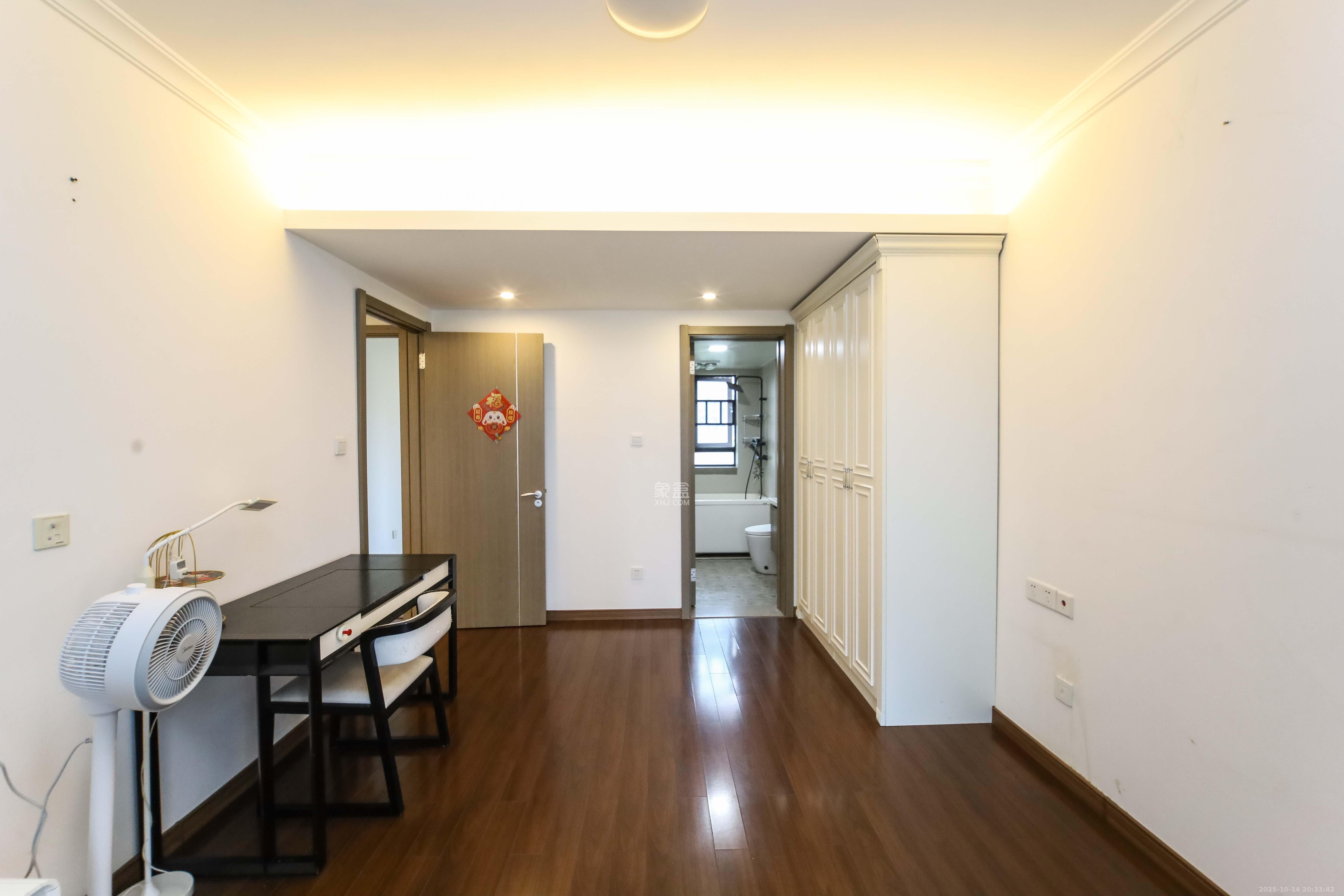 万科金域蓝湾 4室2厅2卫 178.0万 万科金域蓝湾 4室2厅2卫 178.0万卧室