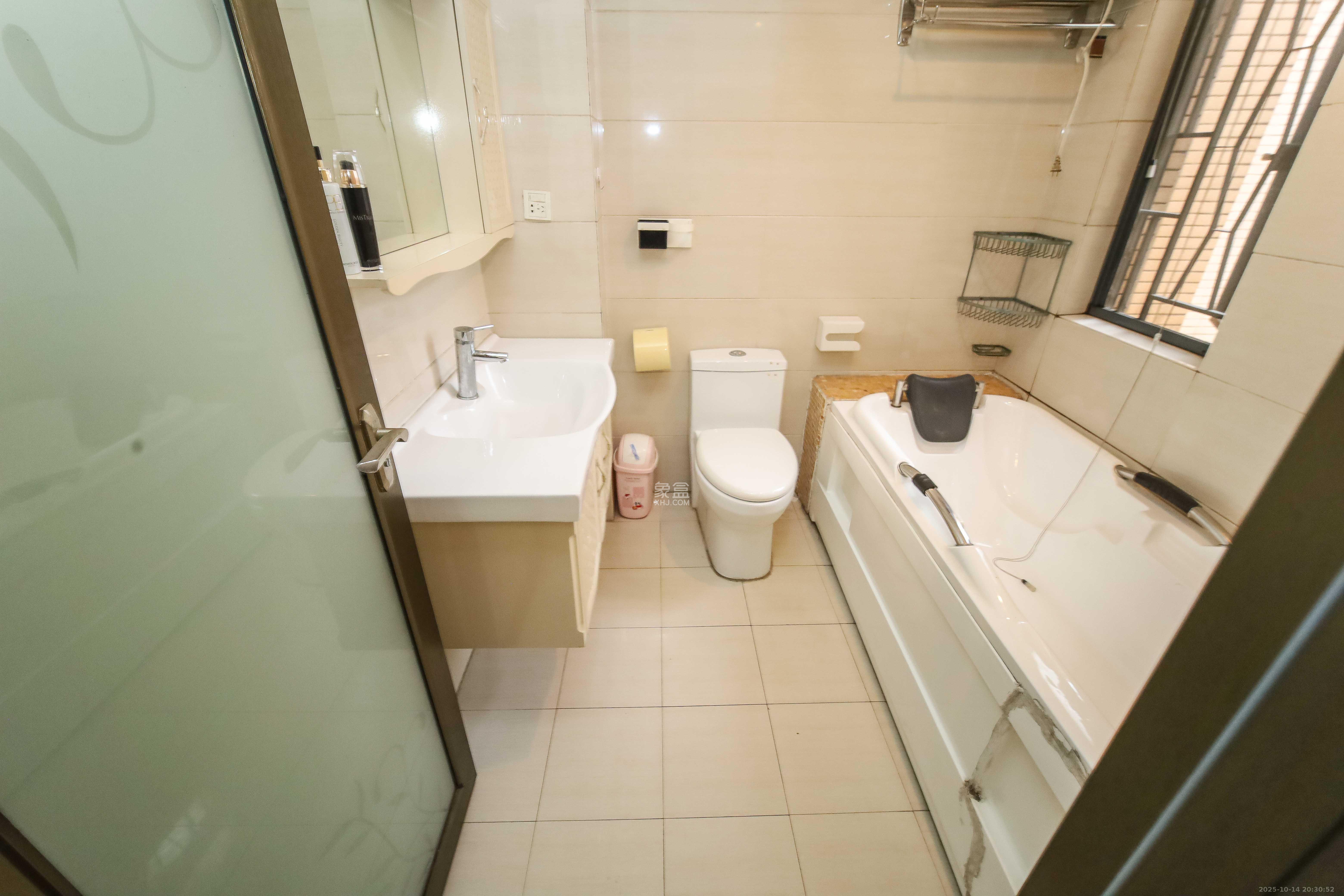 江河双水湾  3室2厅2卫    84.0万 江河双水湾  3室2厅2卫    84.0万卫生间