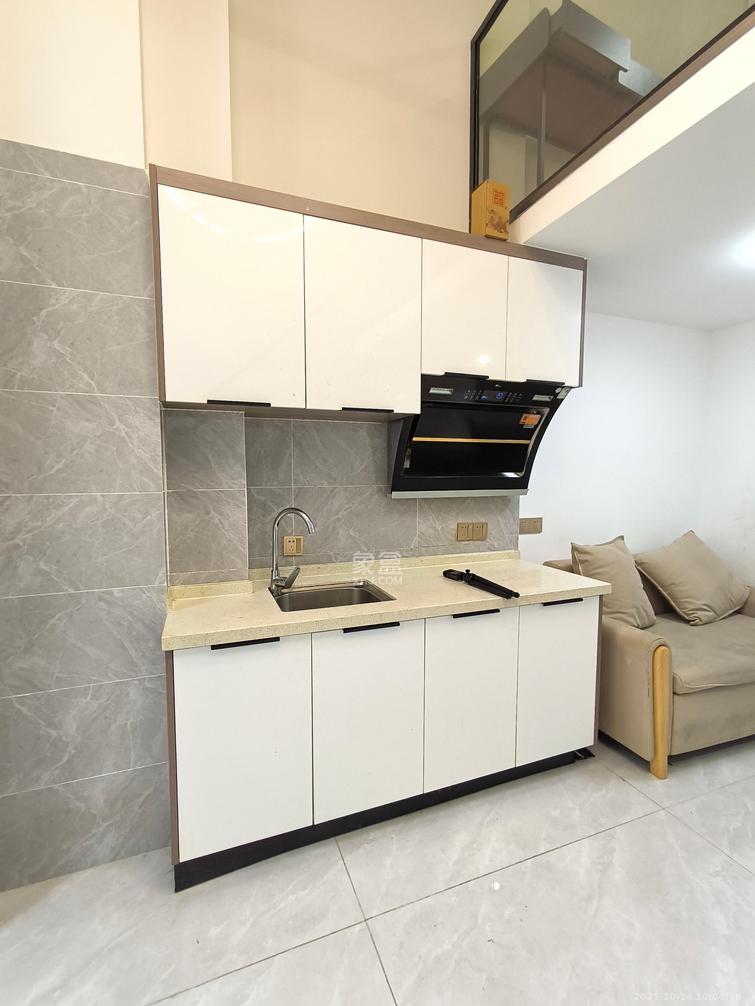 天麓轻奢国际 1室1厅1卫 1500.0元/月 天麓轻奢国际 1室1厅1卫 1500.0元/月室内图