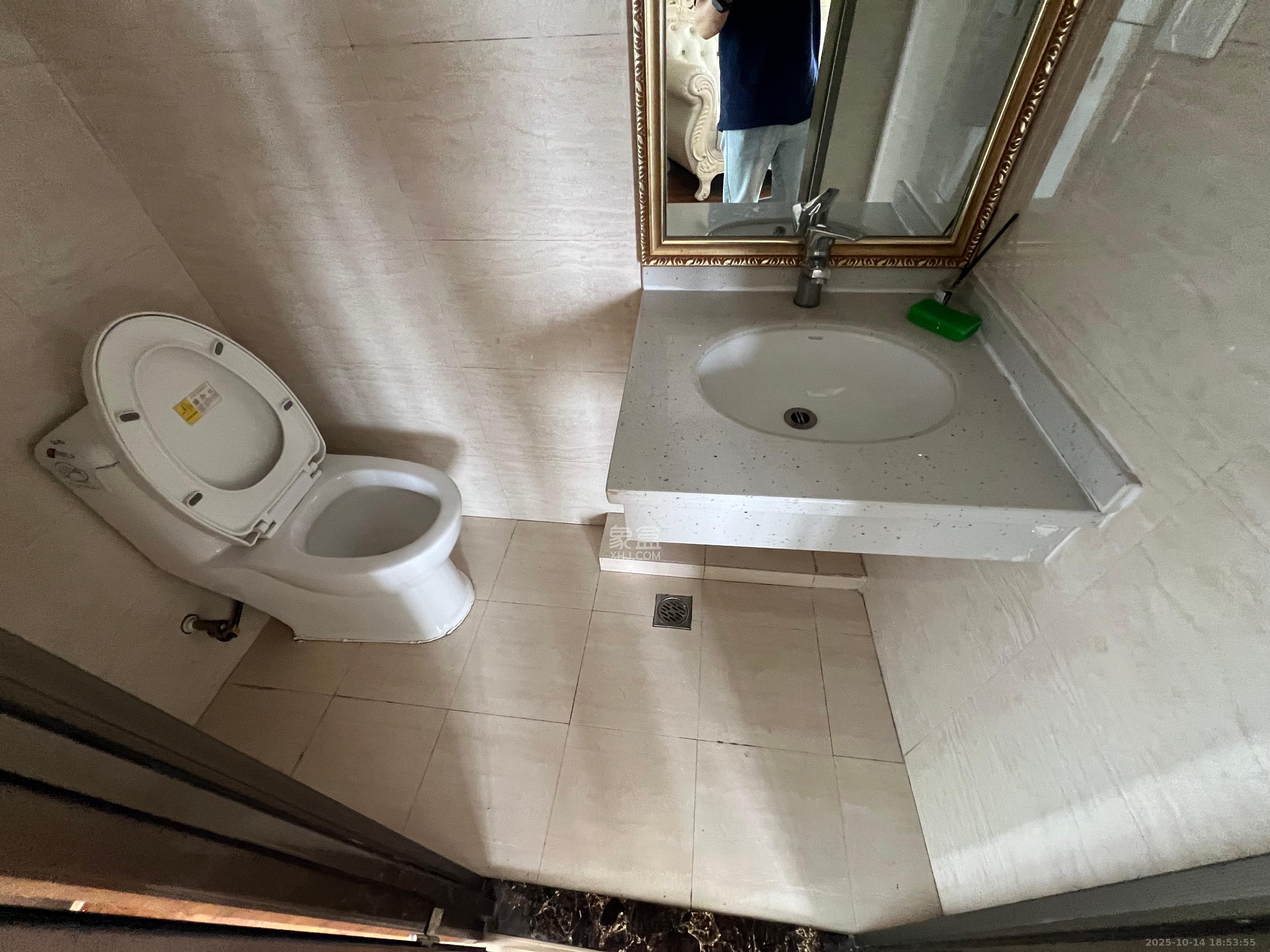 鸥波港湾  1室1厅2卫    1900.0元/月 鸥波港湾  1室1厅2卫    1900.0元/月室内图