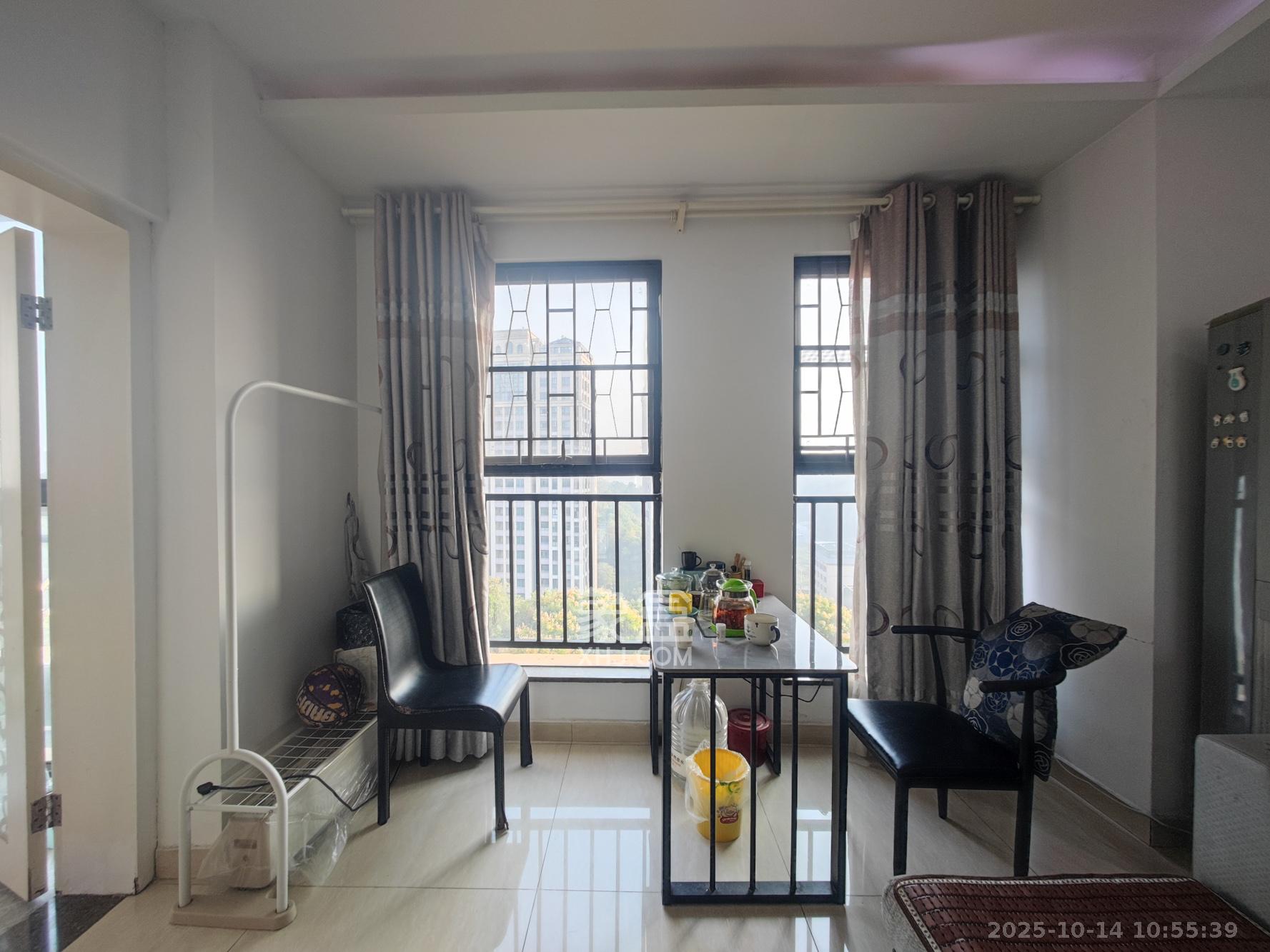 翡翠云天 3室2厅2卫 105.0万 翡翠云天 3室2厅2卫 105.0万阳台