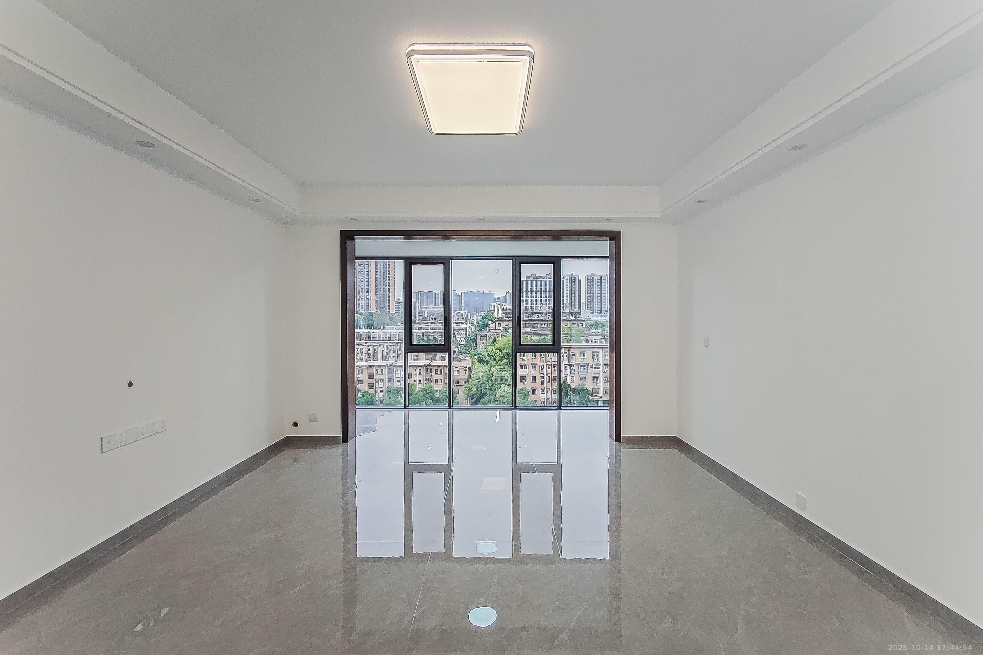 永宏佳园 3室2厅1卫 103.0万 永宏佳园 3室2厅1卫 103.0万客厅