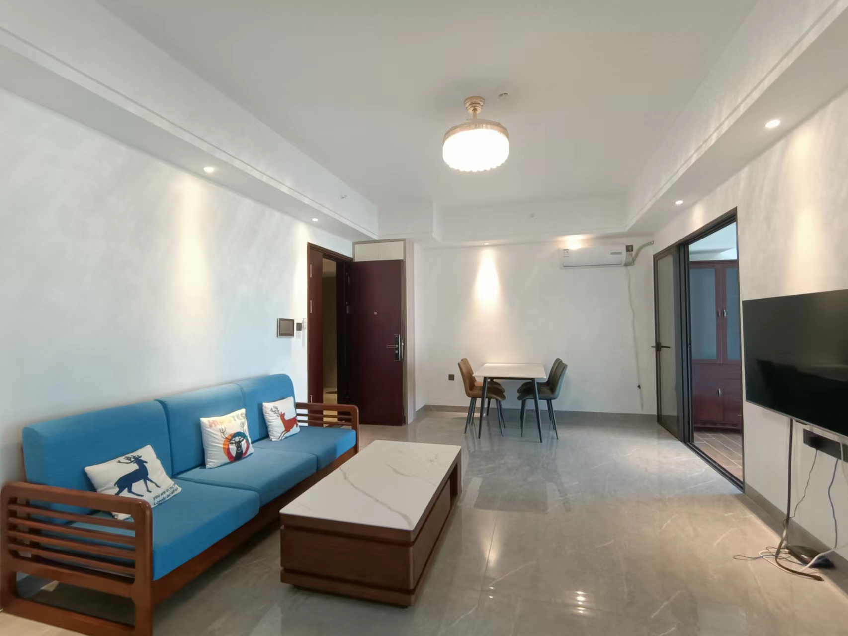 华润中心 2室1厅1卫 4000.0元/月 华润中心 2室1厅1卫 4000.0元/月室内图