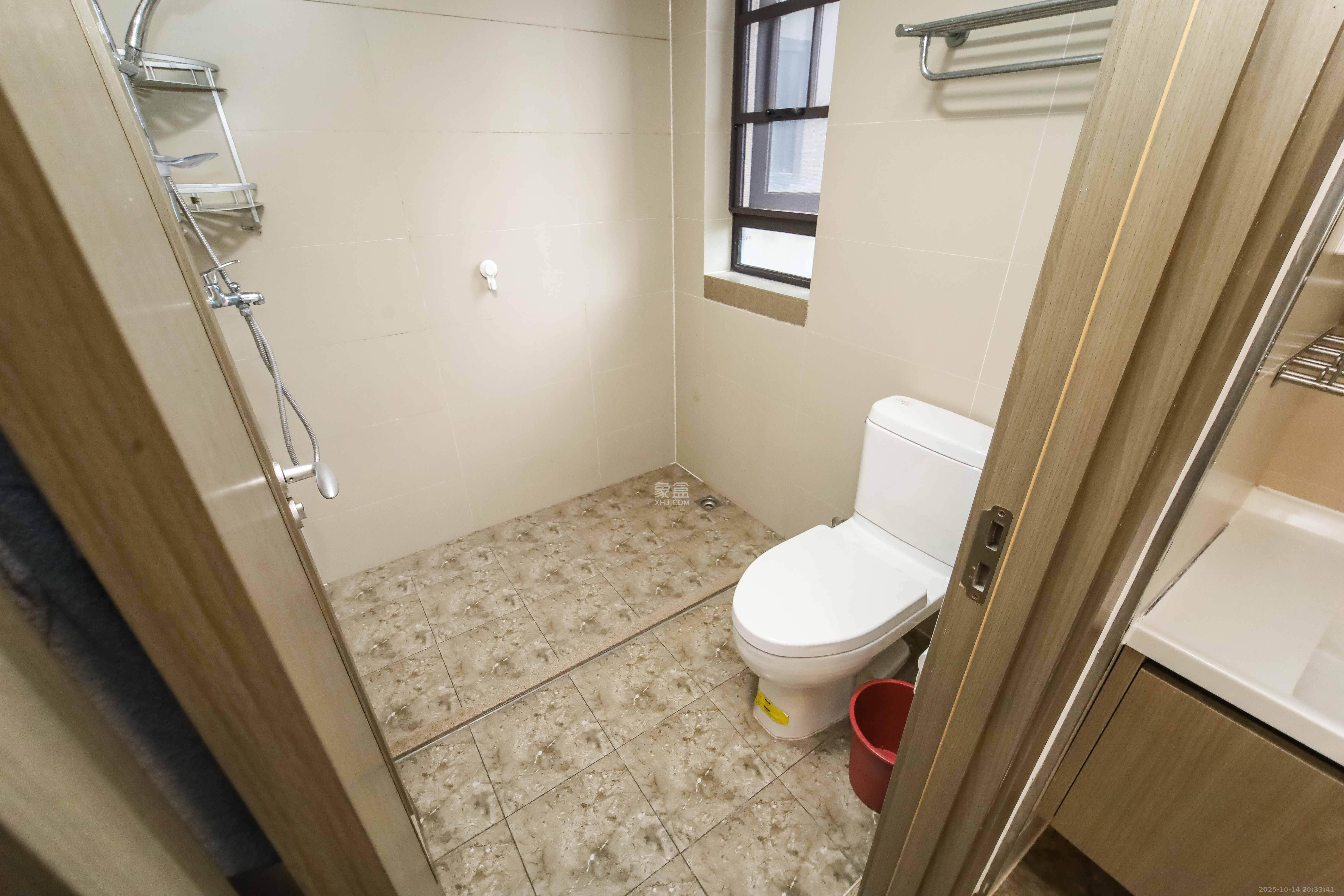 万科金域蓝湾 4室2厅2卫 178.0万 万科金域蓝湾 4室2厅2卫 178.0万卫生间