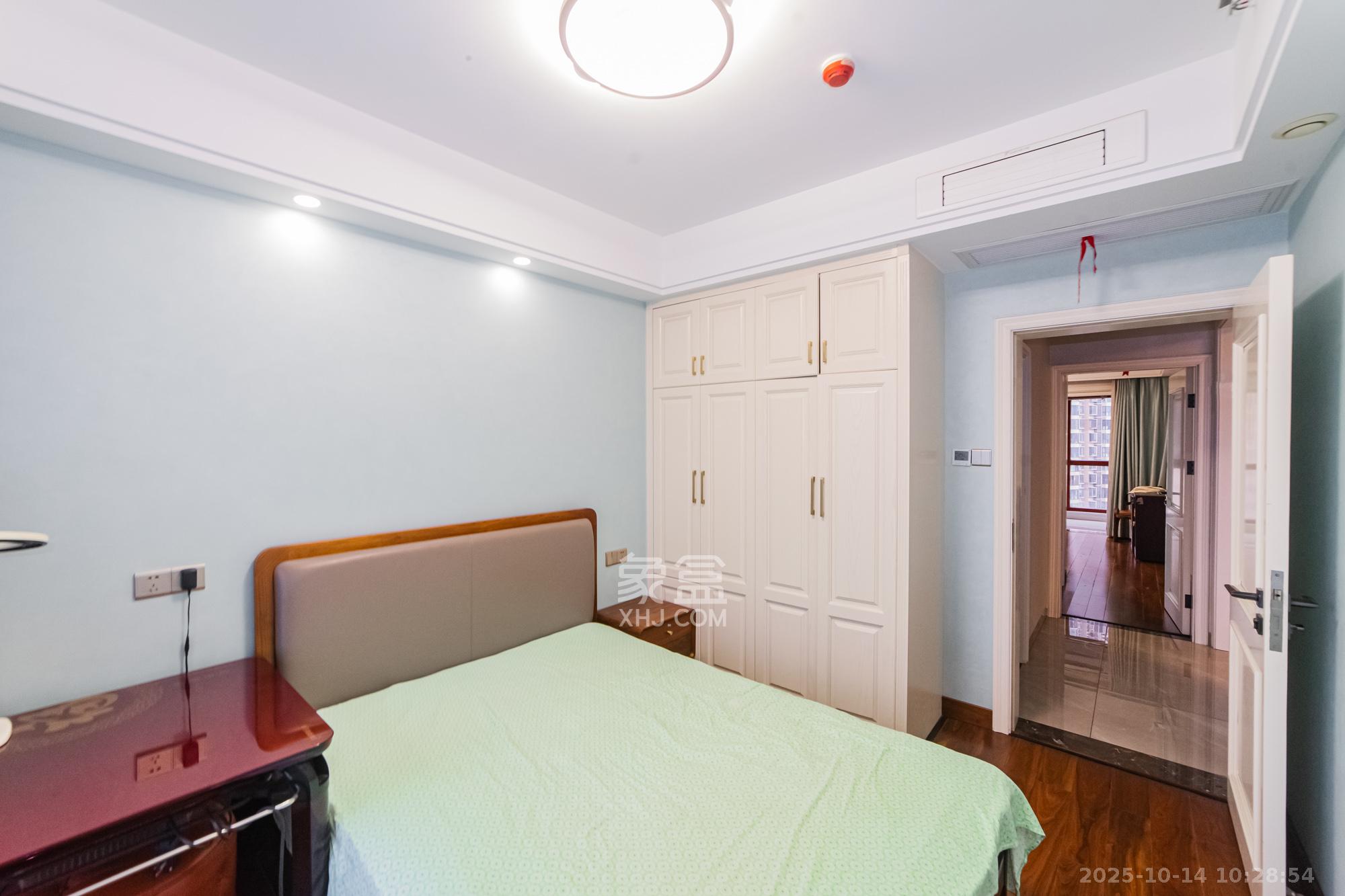 北辰三角洲C2区 3室2厅2卫 268.0万 北辰三角洲C2区 3室2厅2卫 268.0万卧室