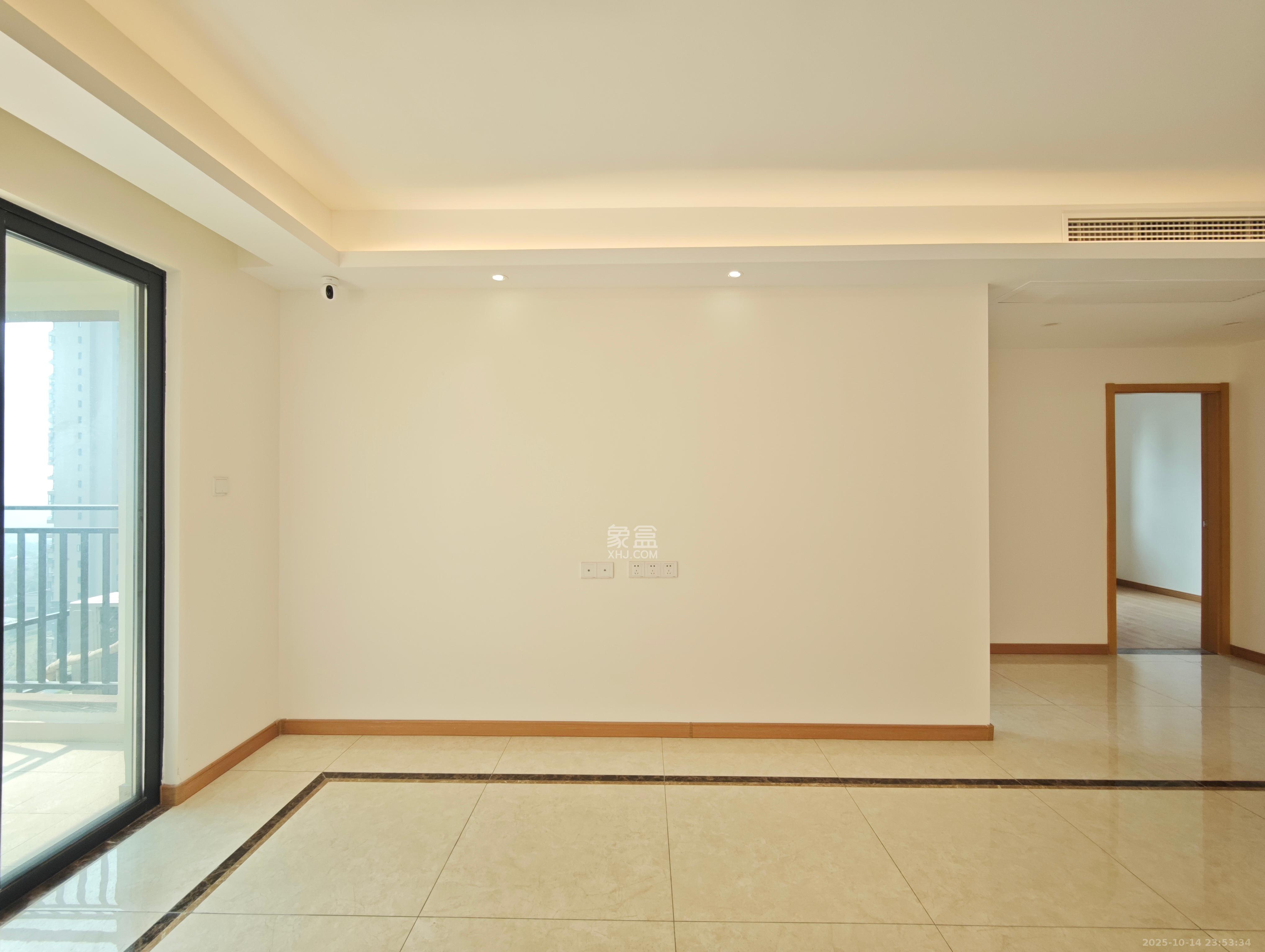 中建嘉和城凤凰台(中建瑞兴家园) 3室2厅1卫 75.0万 中建嘉和城凤凰台(中建瑞兴家园) 3室2厅1卫 75.0万客厅