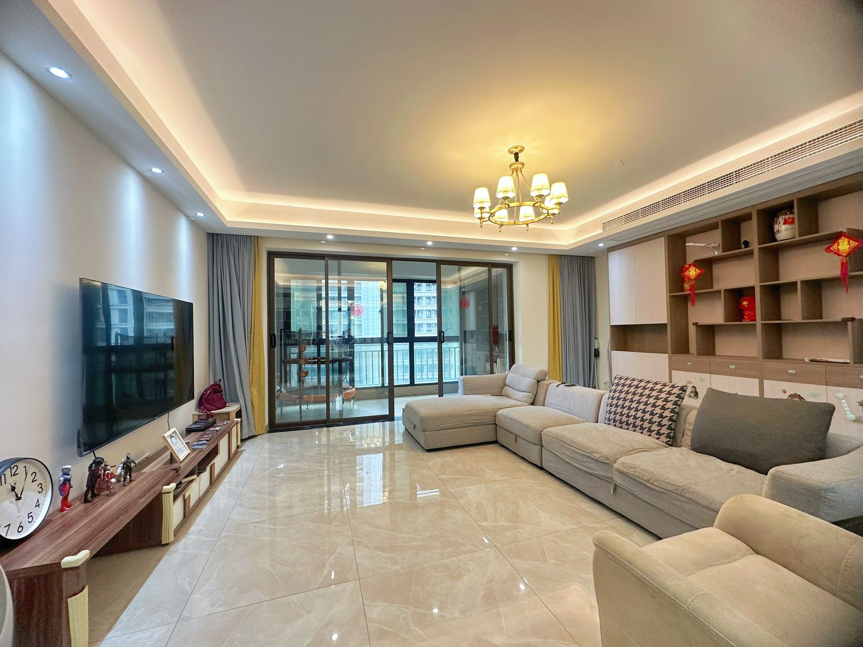 海航豪庭南苑  3室2厅2卫    6000.0元/月室内图