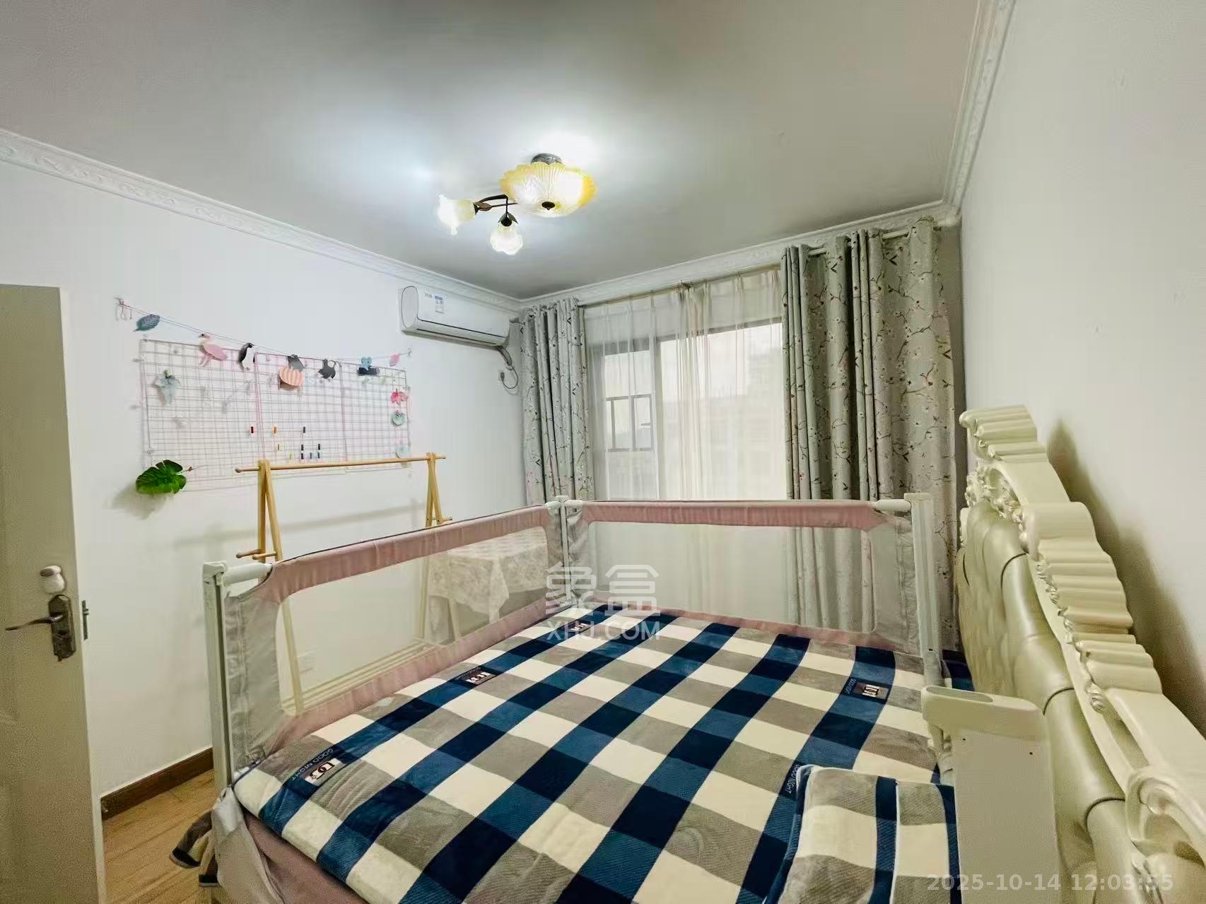 奥克斯缔壹城  3室2厅1卫    2300.0元/月室内图