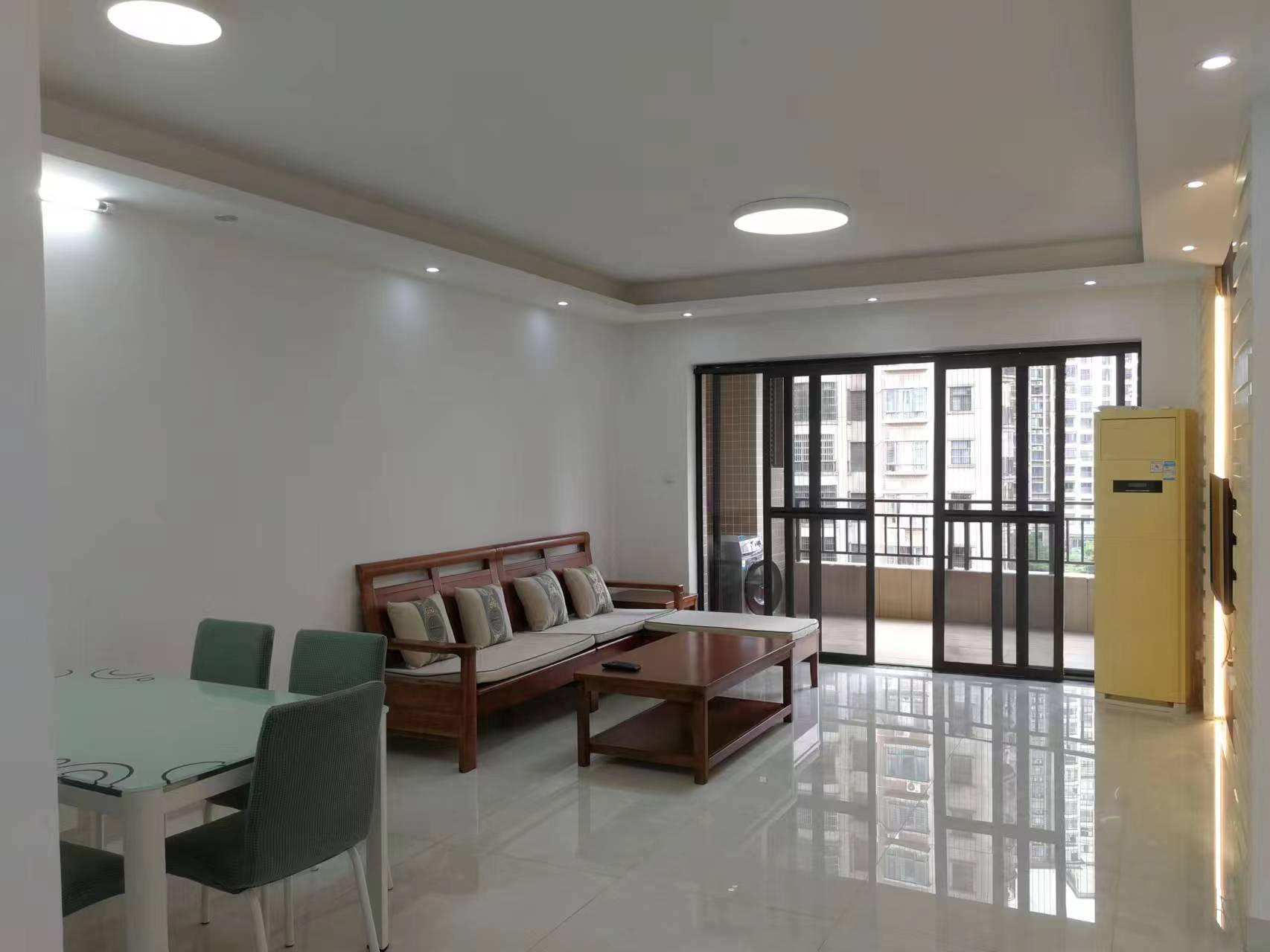 和风江岸 3室2厅2卫 3500.0元/月 和风江岸 3室2厅2卫 3500.0元/月室内图