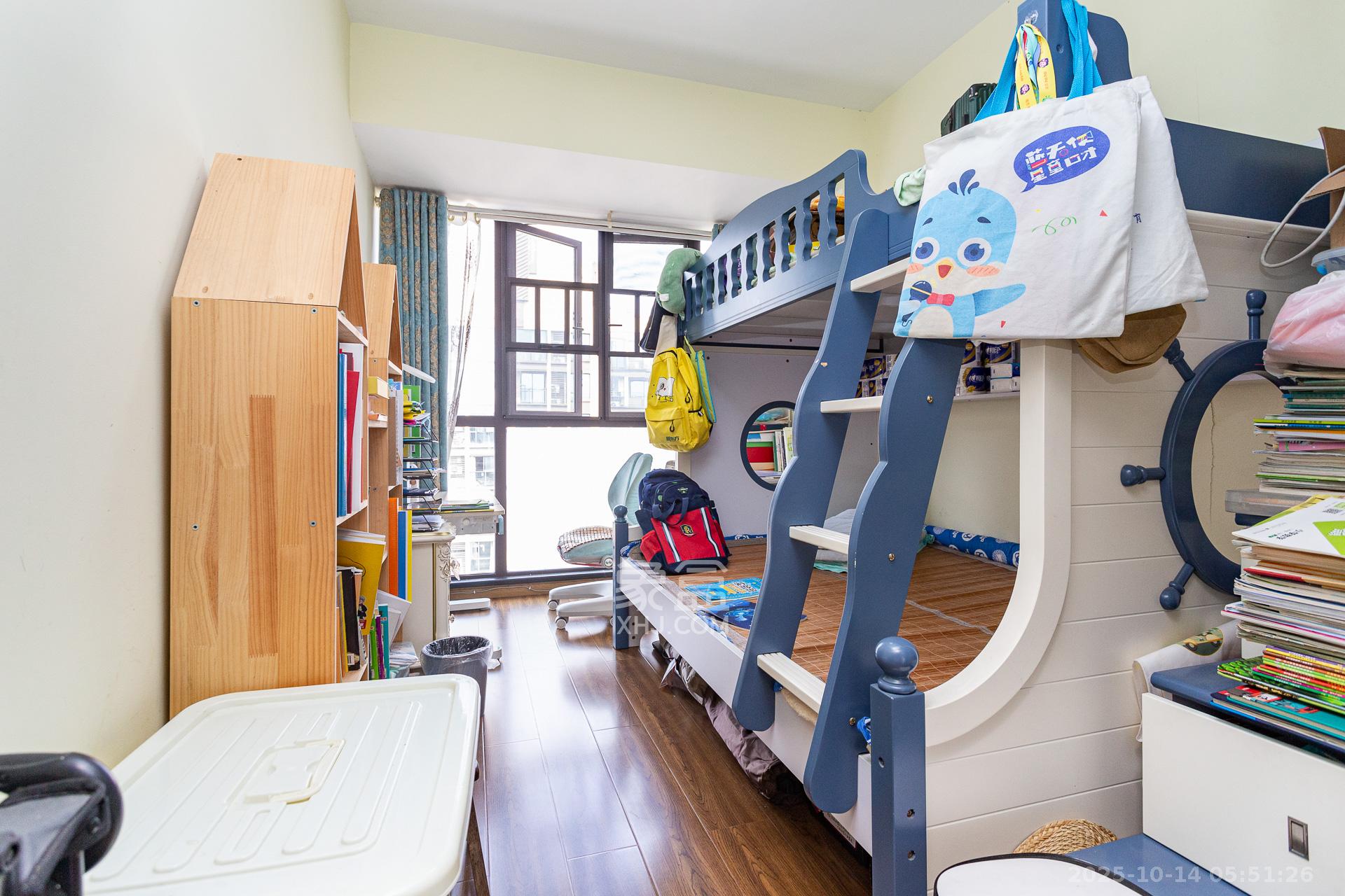 龙湖湘风原著（龙湖湘风星城）  4室2厅2卫    89.0万卧室