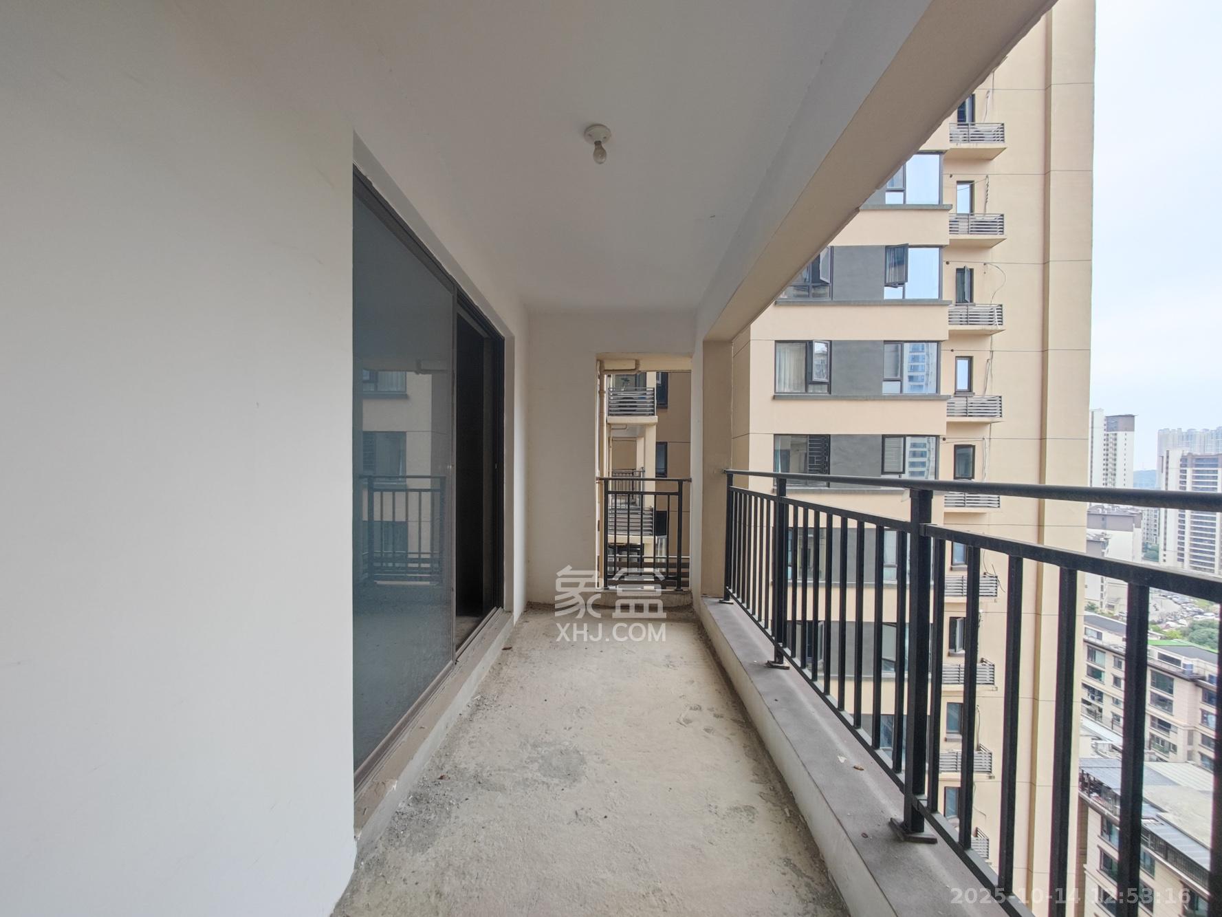 合能枫丹丽舍（柏悦名苑)  3室2厅1卫    98.0万阳台