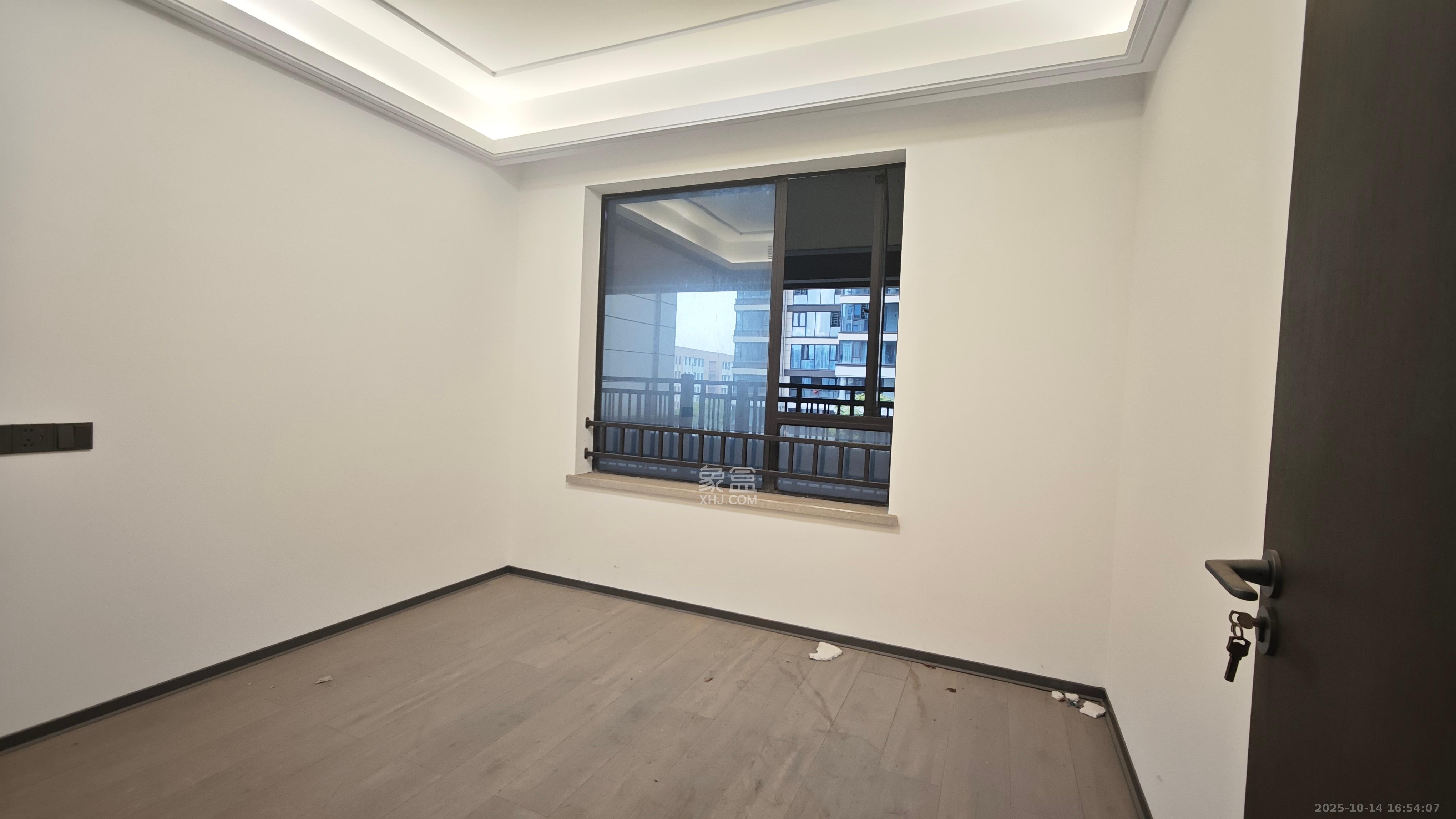 荣盛锦绣学府  3室2厅2卫    3000.0元/月室内图