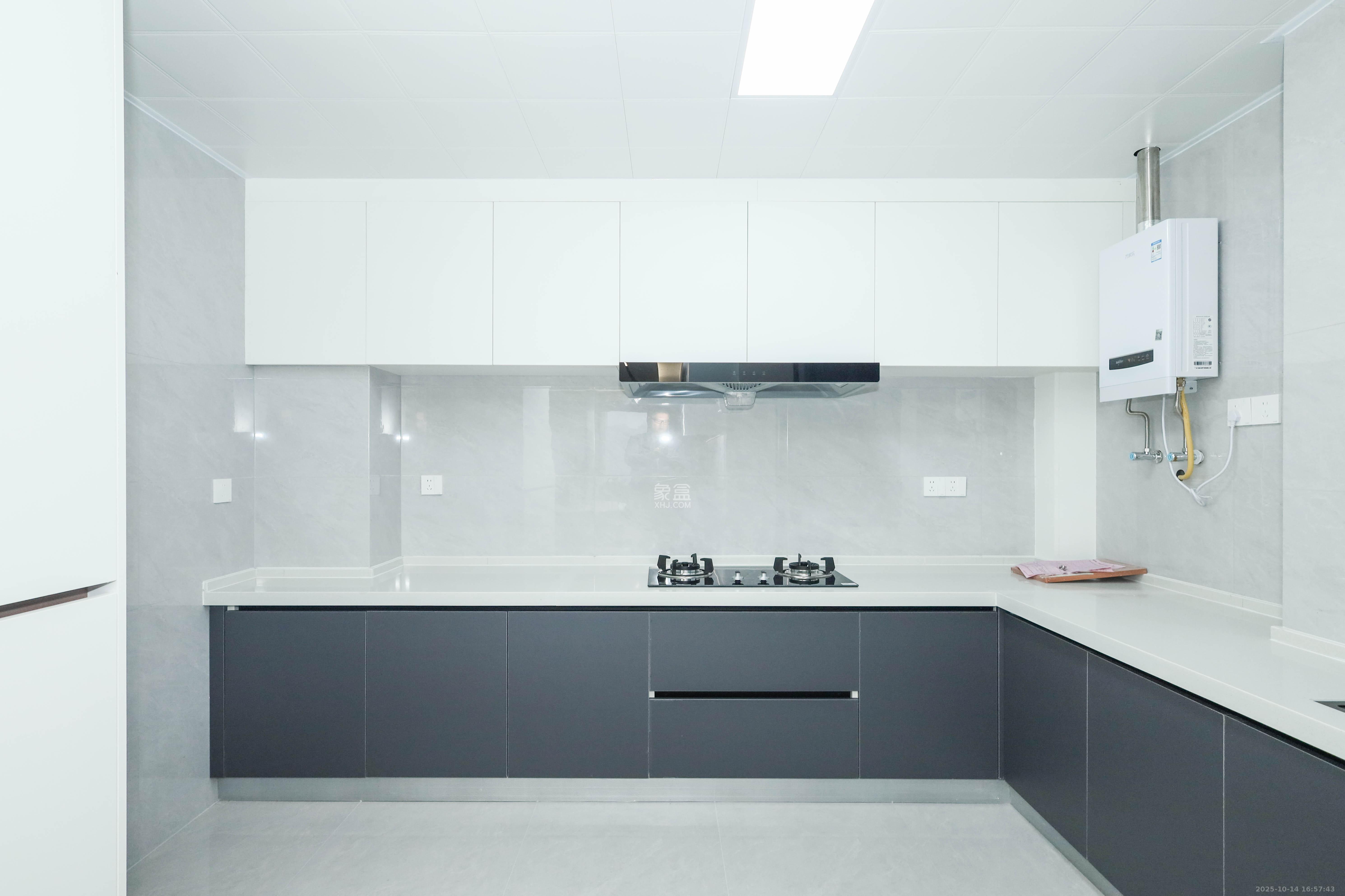 天元涉外景园C区  3室2厅2卫    110.0万厨房