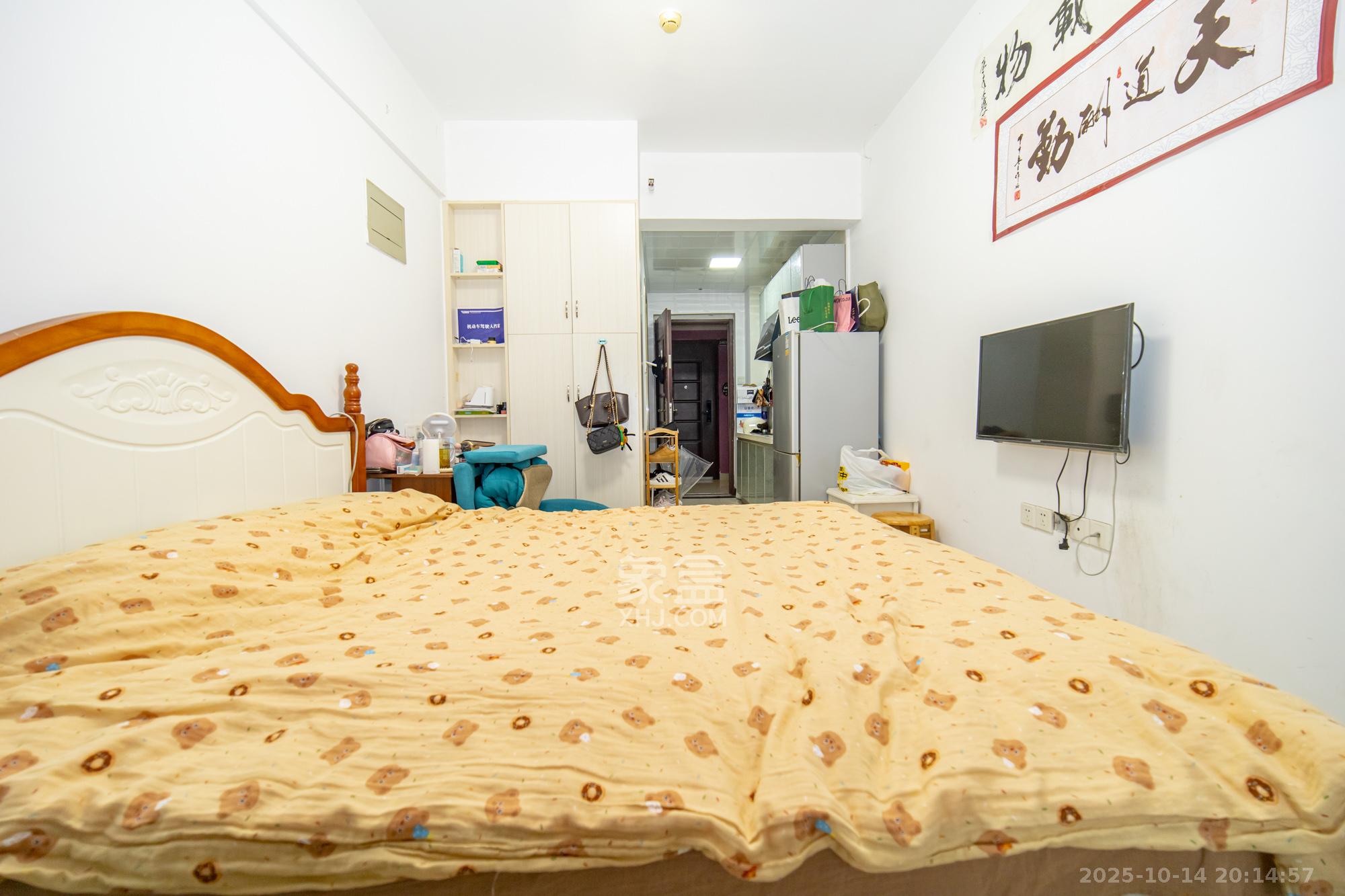 金科时代中心  1室0厅0卫    17.0万 金科时代中心  1室0厅0卫    17.0万客厅