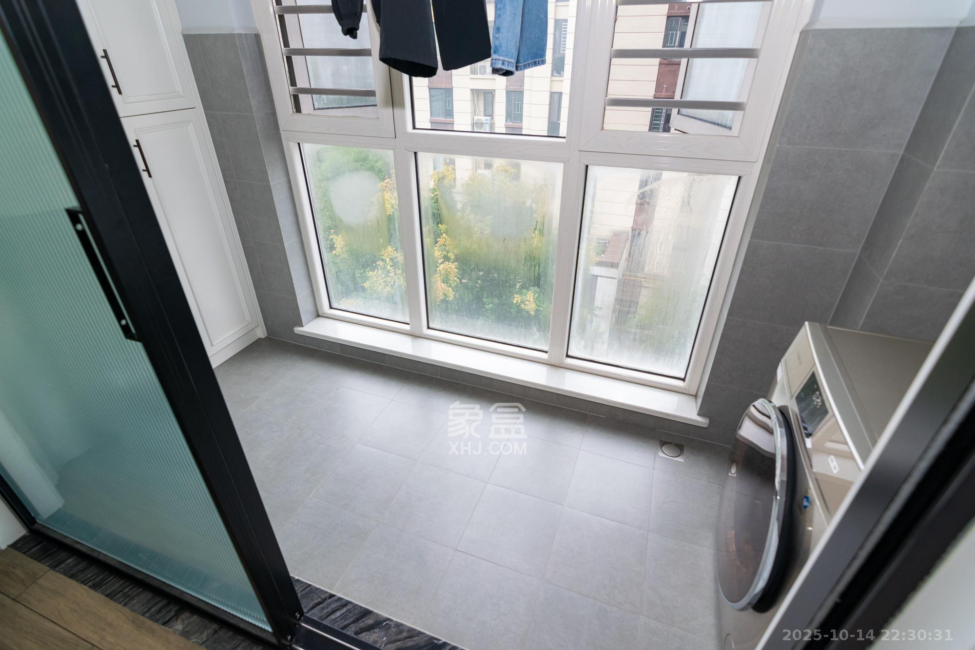 金地三千府（金地湖山樾、金地自在城）  3室2厅1卫    95.0万阳台