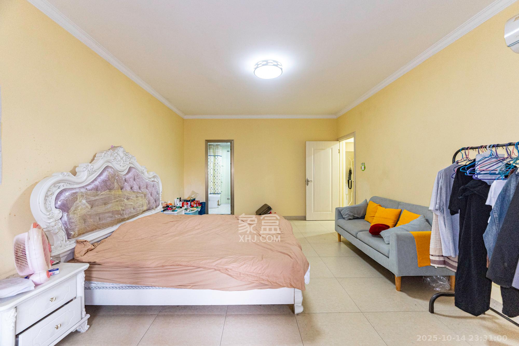 好望谷  4室2厅2卫    89.9万卧室