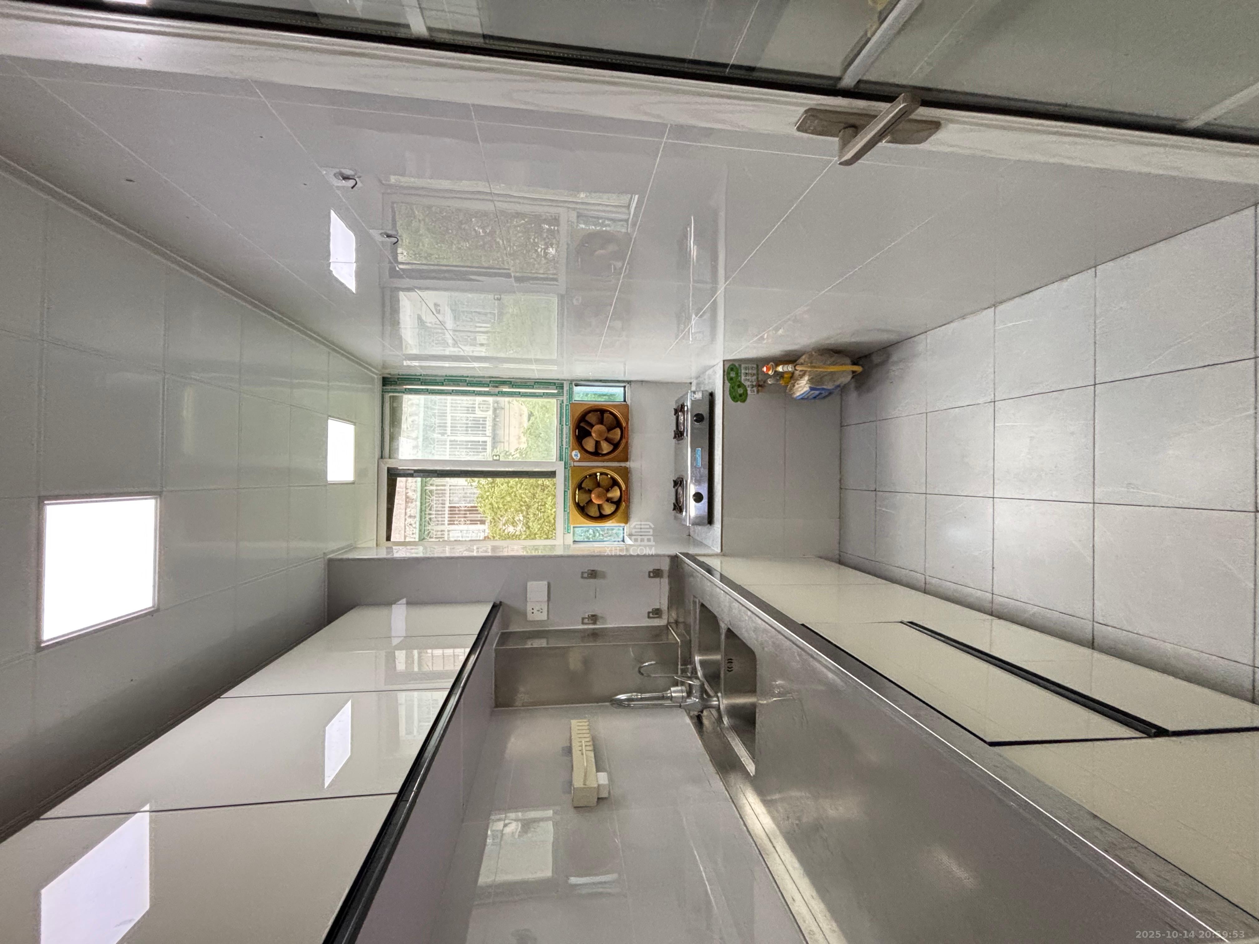 荷花园小区（安置房小区）  2室1厅1卫    1600.0元/月室内图