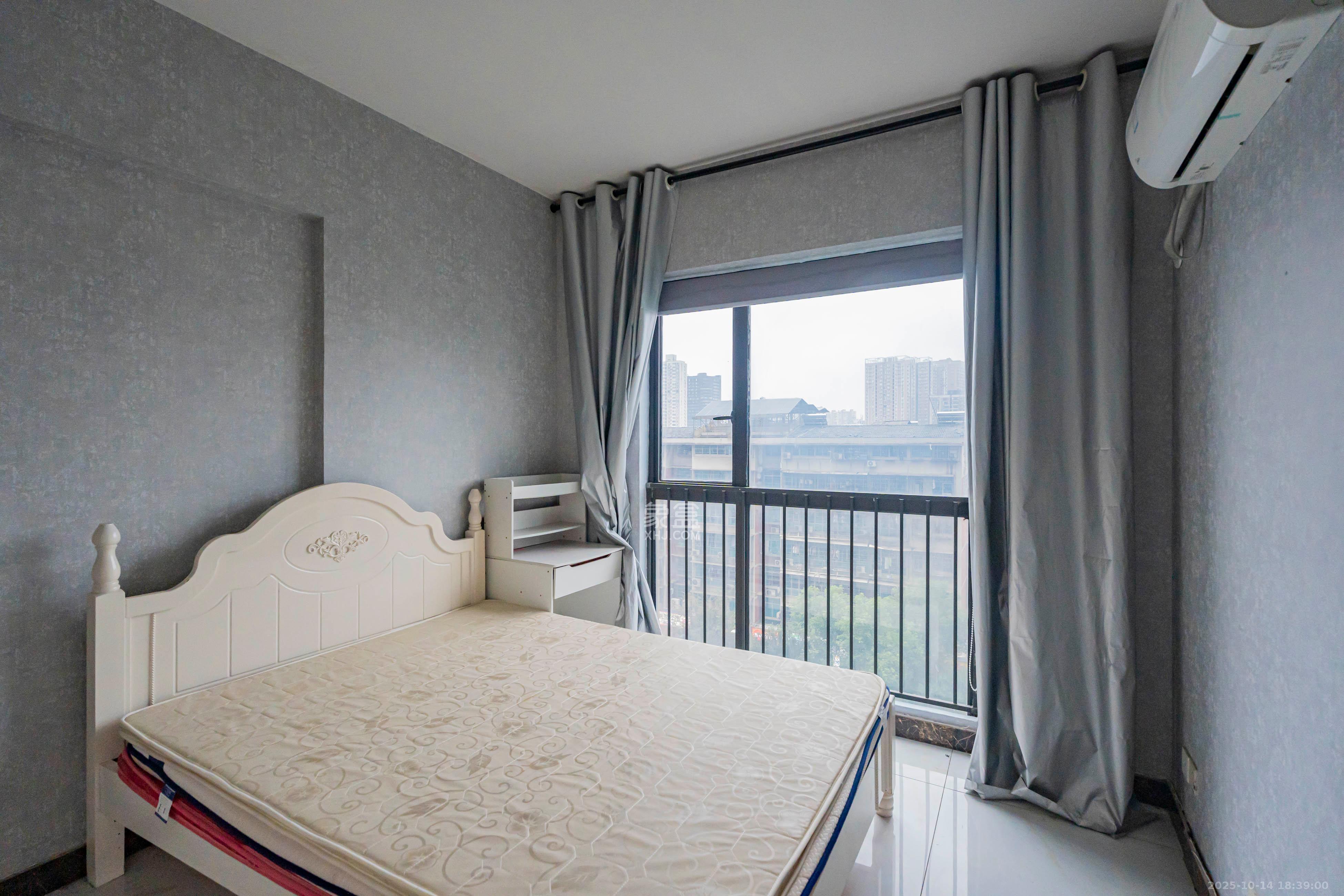 金土地第一湾  2室2厅1卫    70.0万卧室