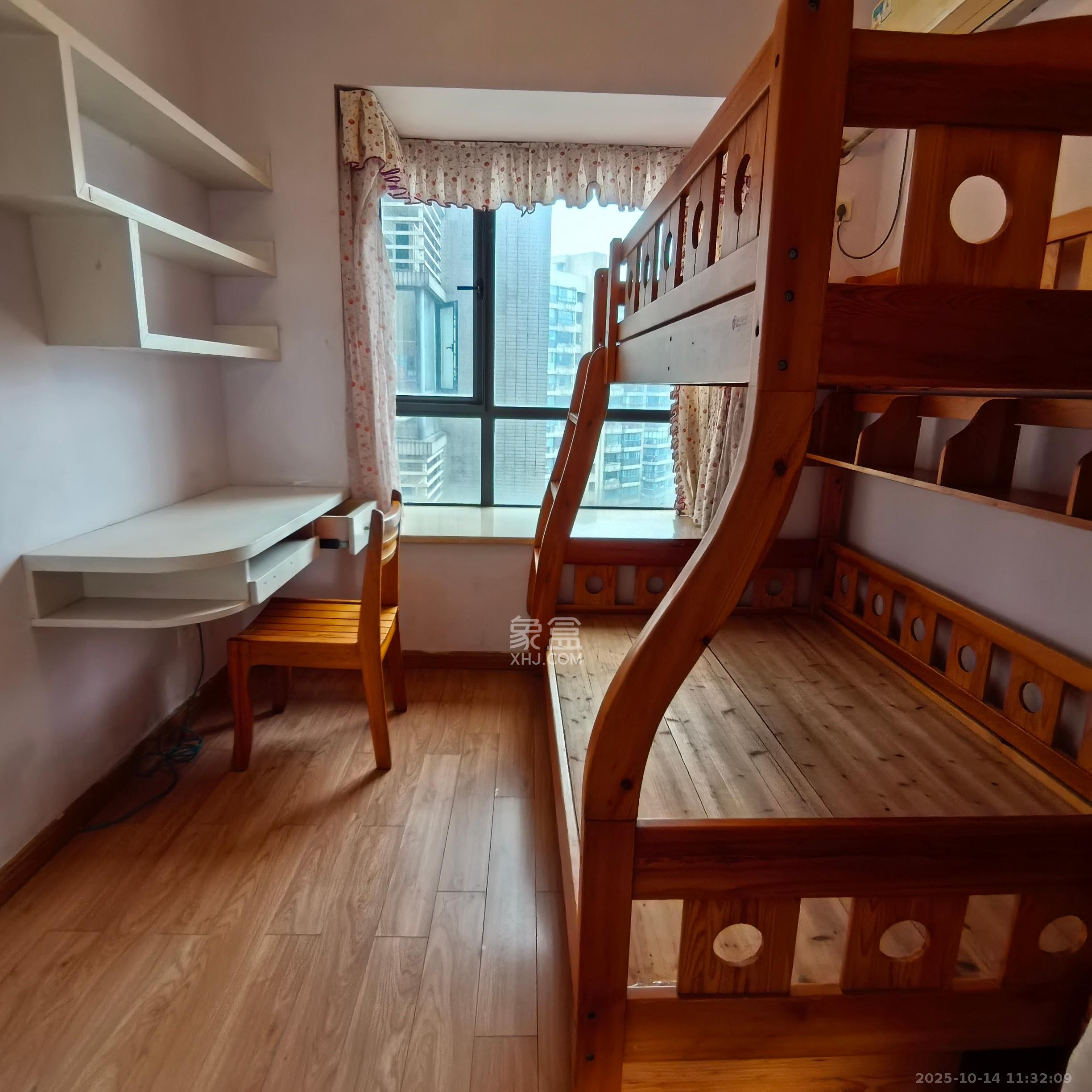 莱茵城  3室2厅2卫    2000.0元/月室内图