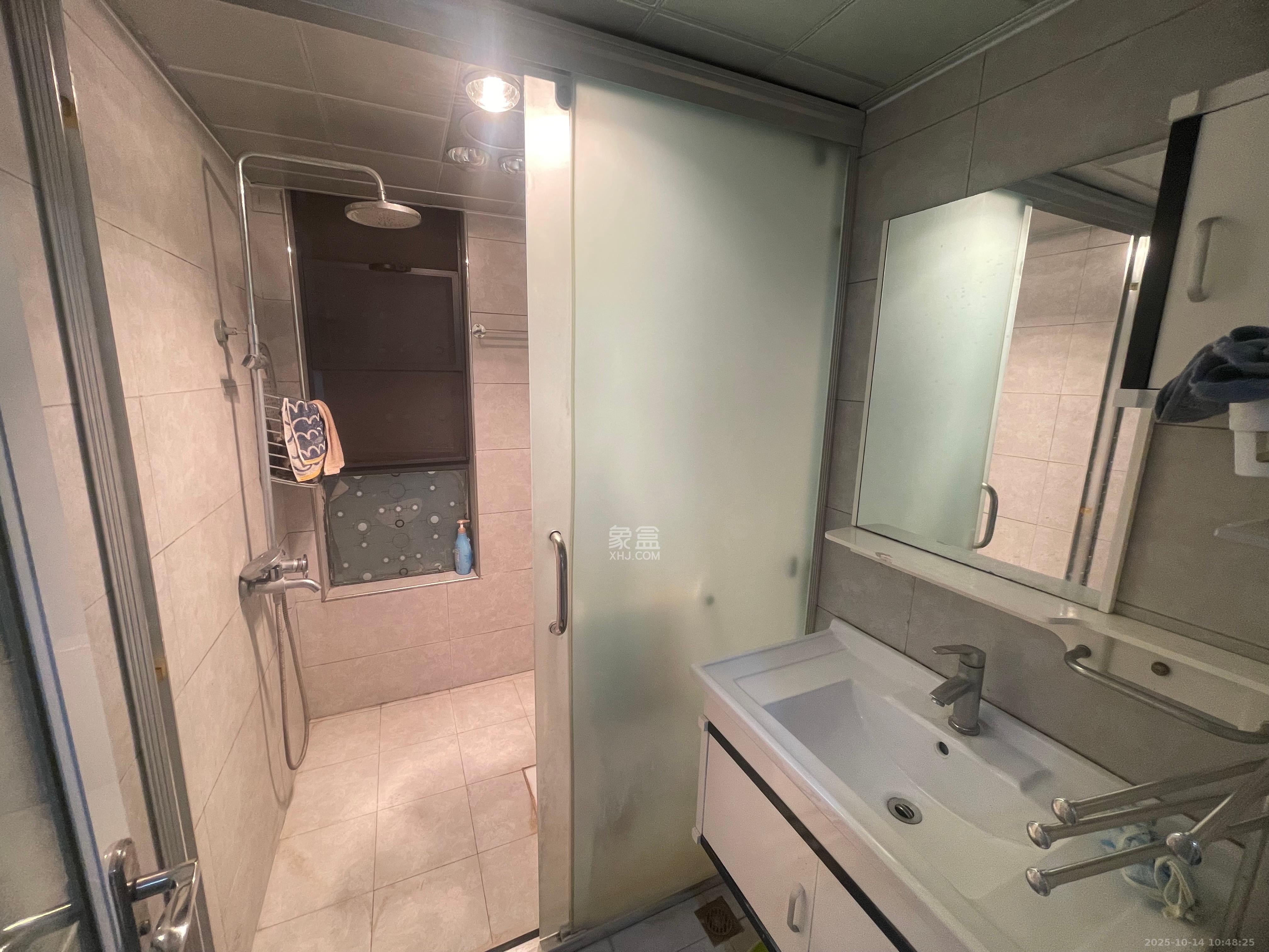 保利麓谷林语C区  3室2厅2卫    2700.0元/月 保利麓谷林语C区  3室2厅2卫    2700.0元/月室内图