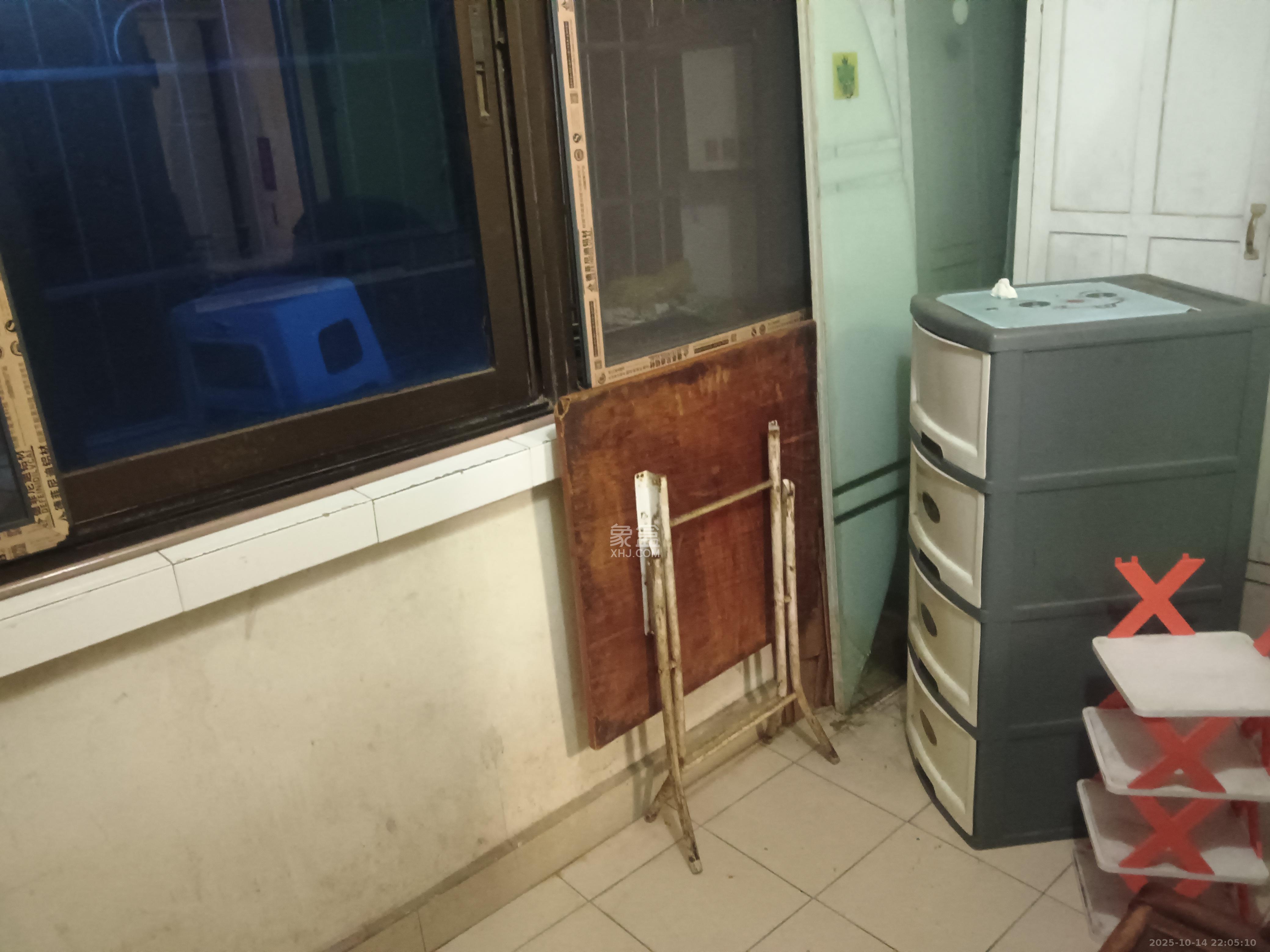 赤岗小区(一二三片)  2室1厅1卫    1400.0元/月 赤岗小区(一二三片)  2室1厅1卫    1400.0元/月室内图